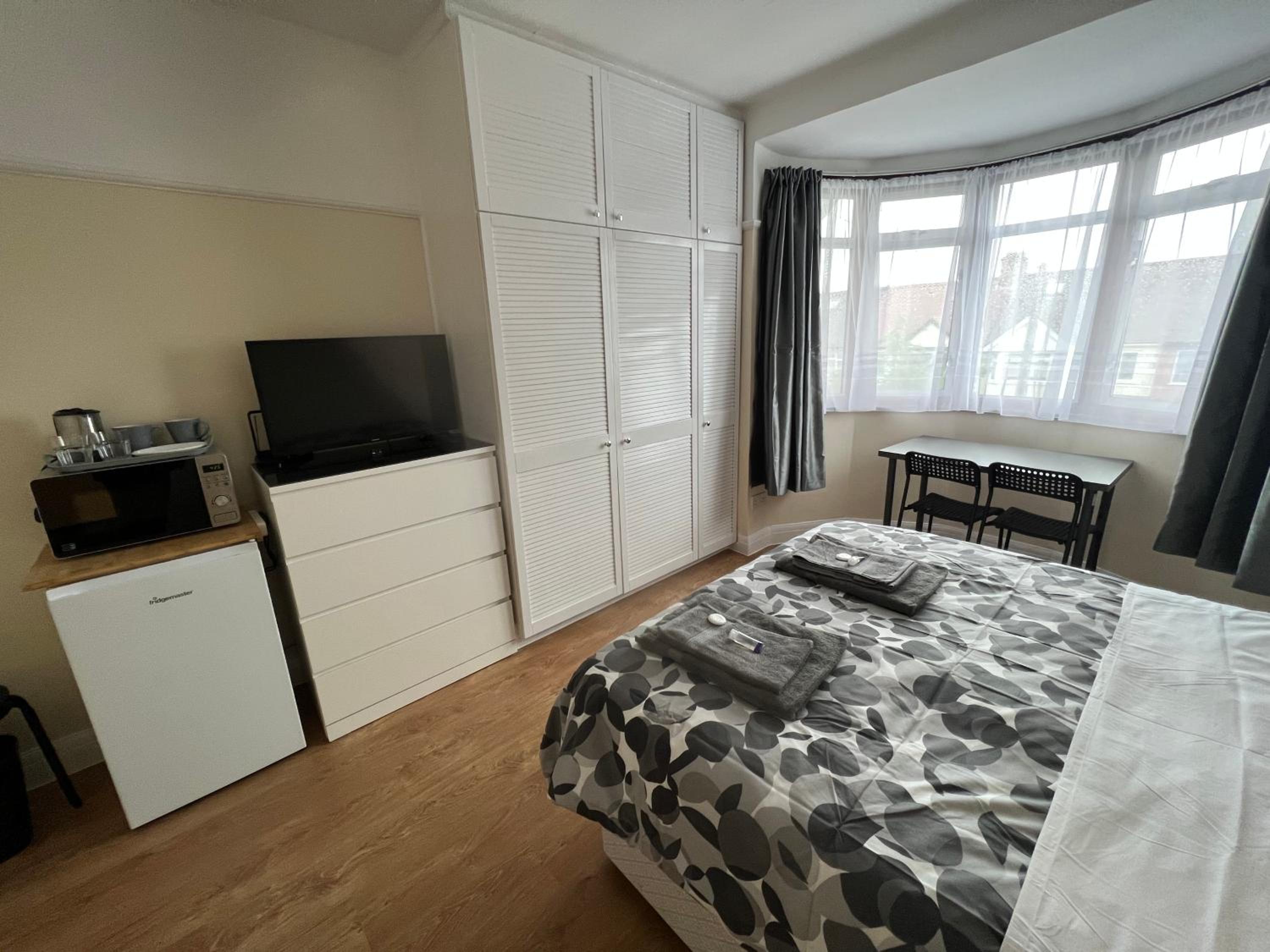 Double Room with Shared Bathroom photo 1