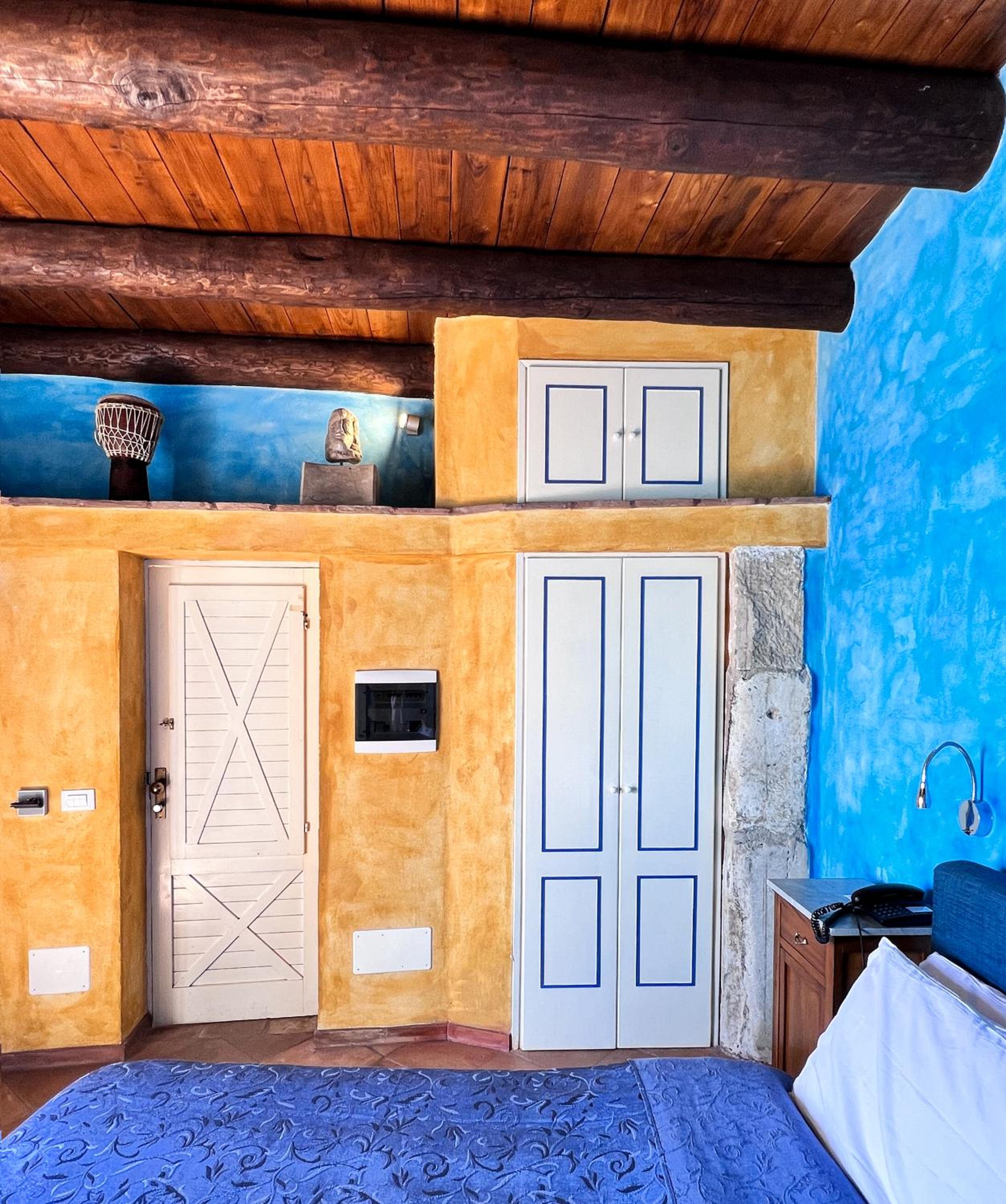 Junior Suite with Balcony - Photo 5