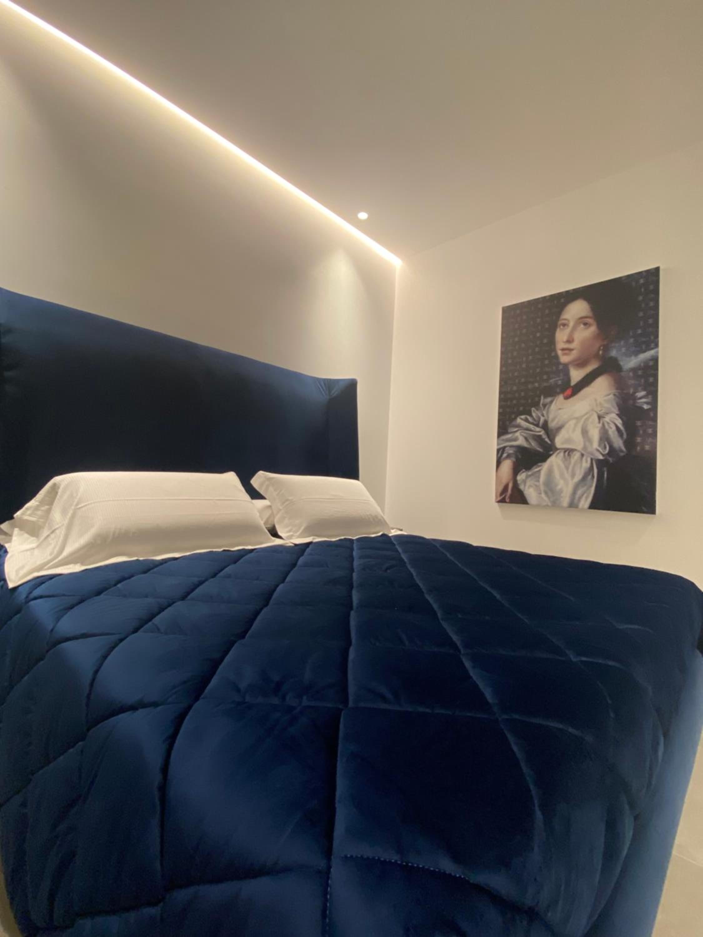 Deluxe King Room photo 1