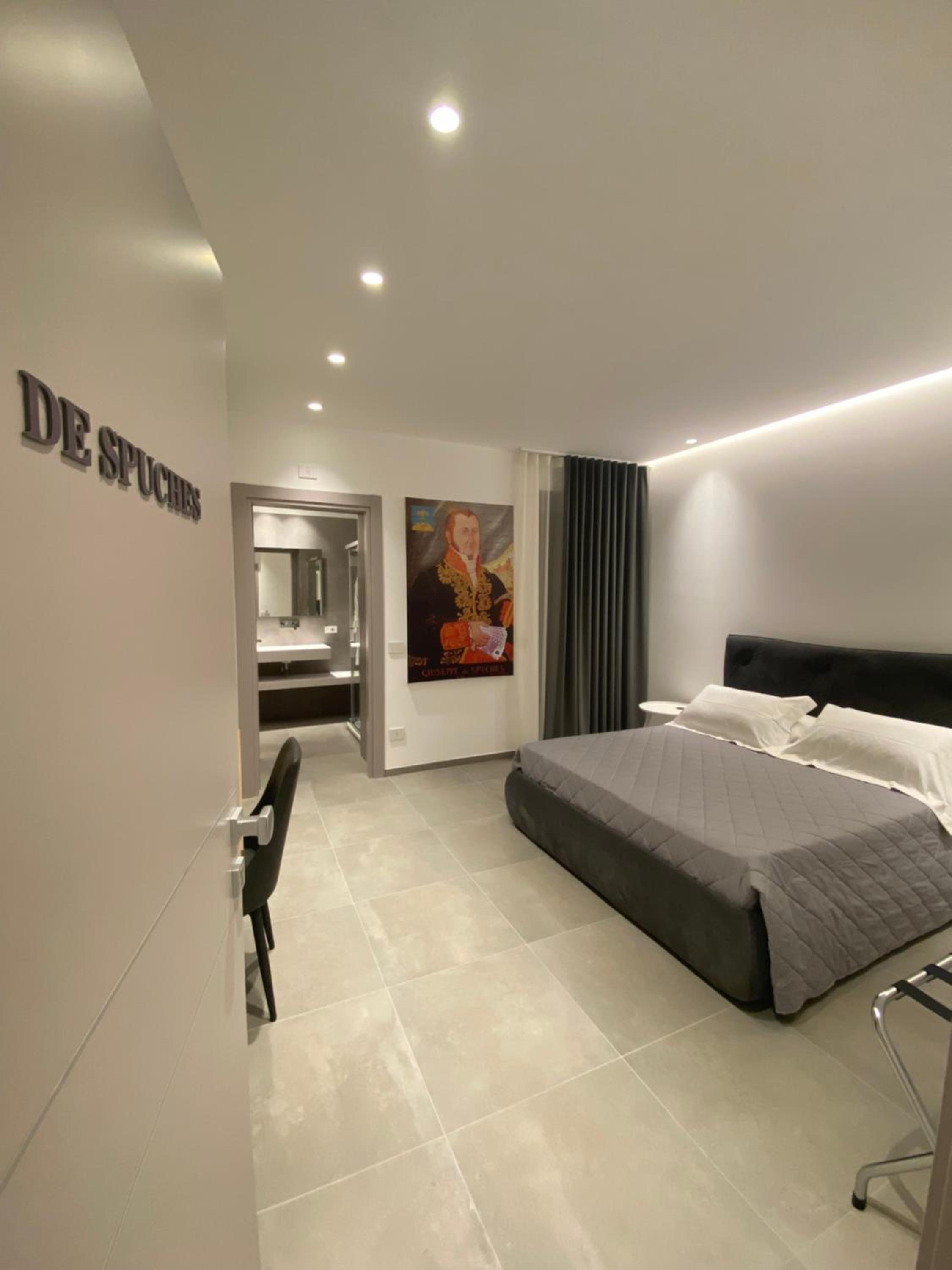 Deluxe Room (2 Adults + 1 Child) photo 1