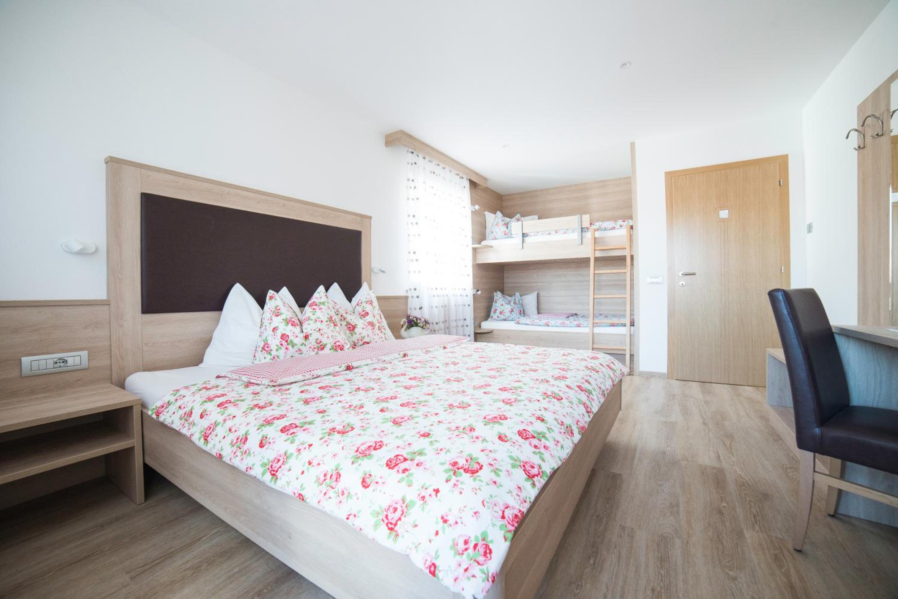 Deluxe Family Suite