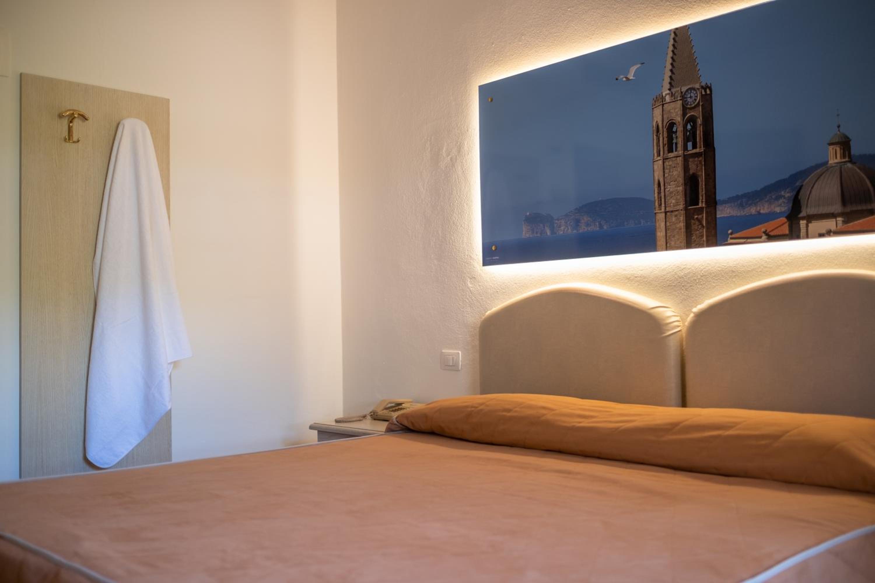 Single Room - Photo 1