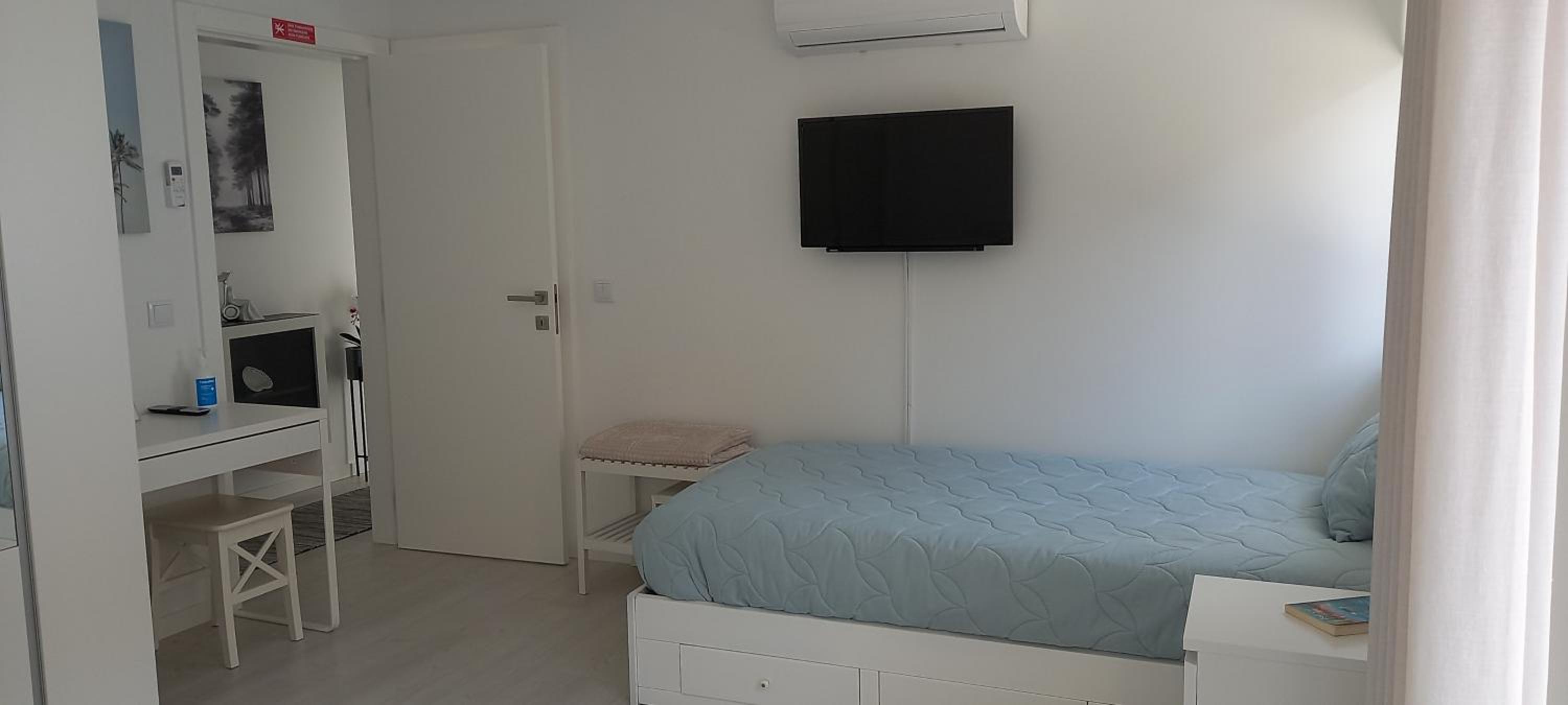Two-Bedroom House - Photo 26