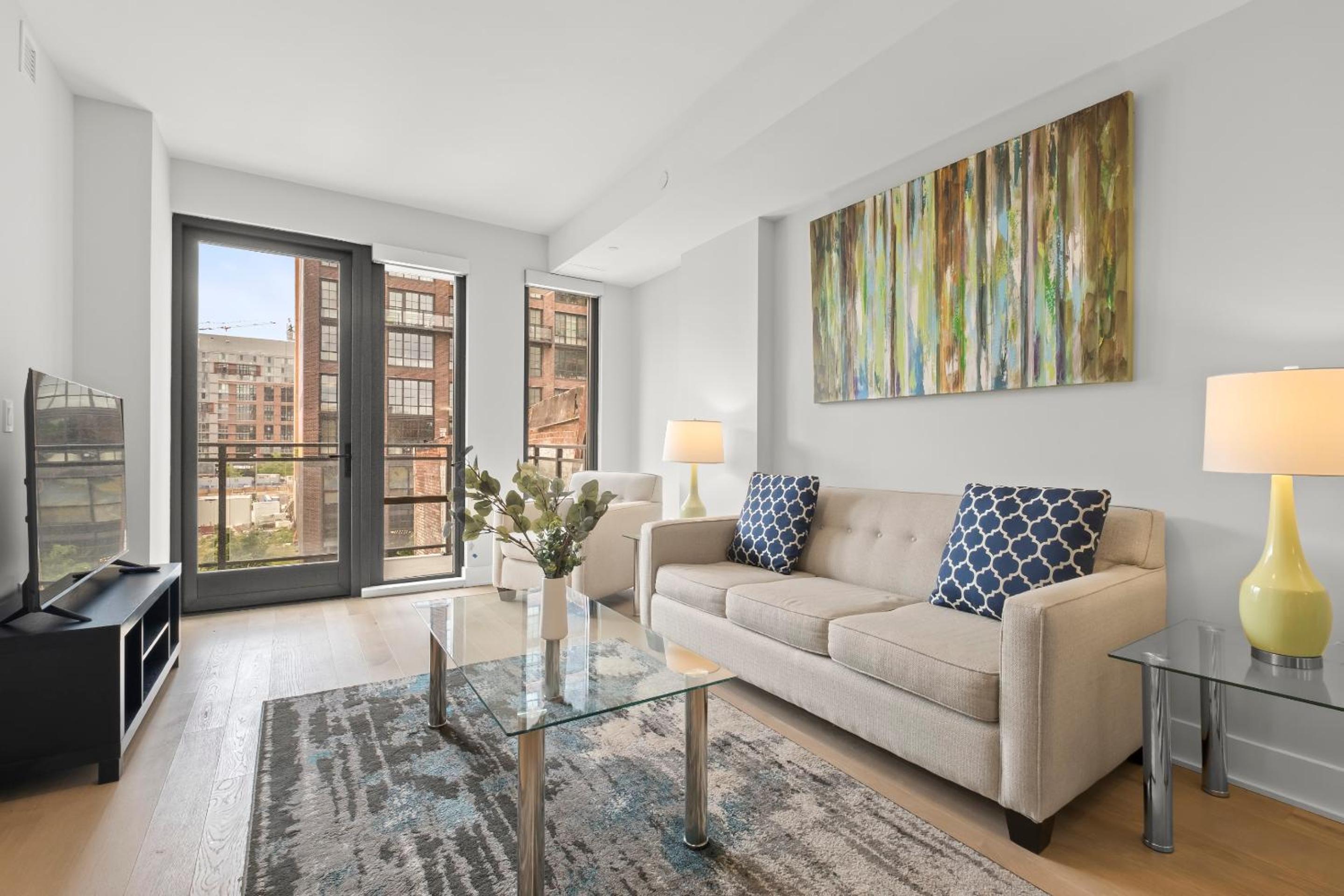 Deluxe Two Bedroom Apartment With Balcony photo 1