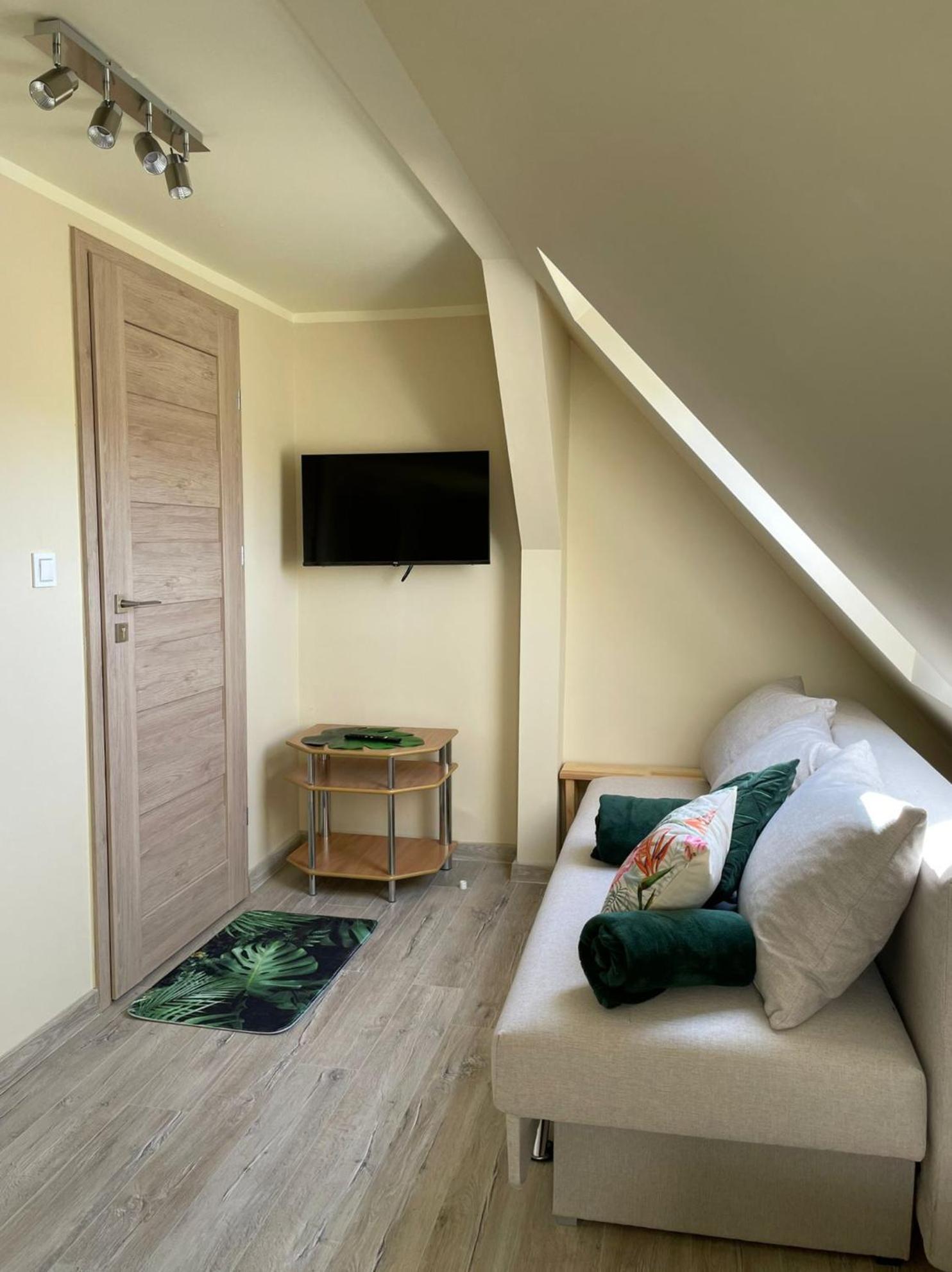 Triple Room with Bathroom photo 2