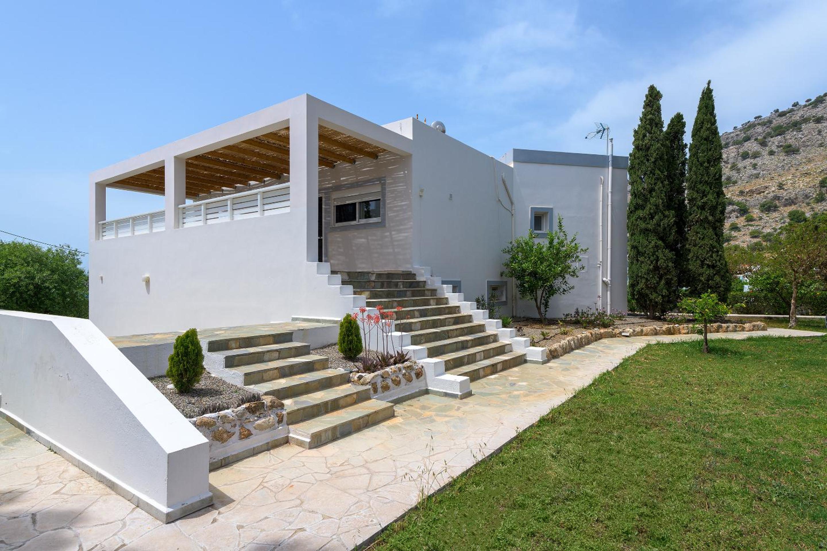 Three-Bedroom Villa photo 2