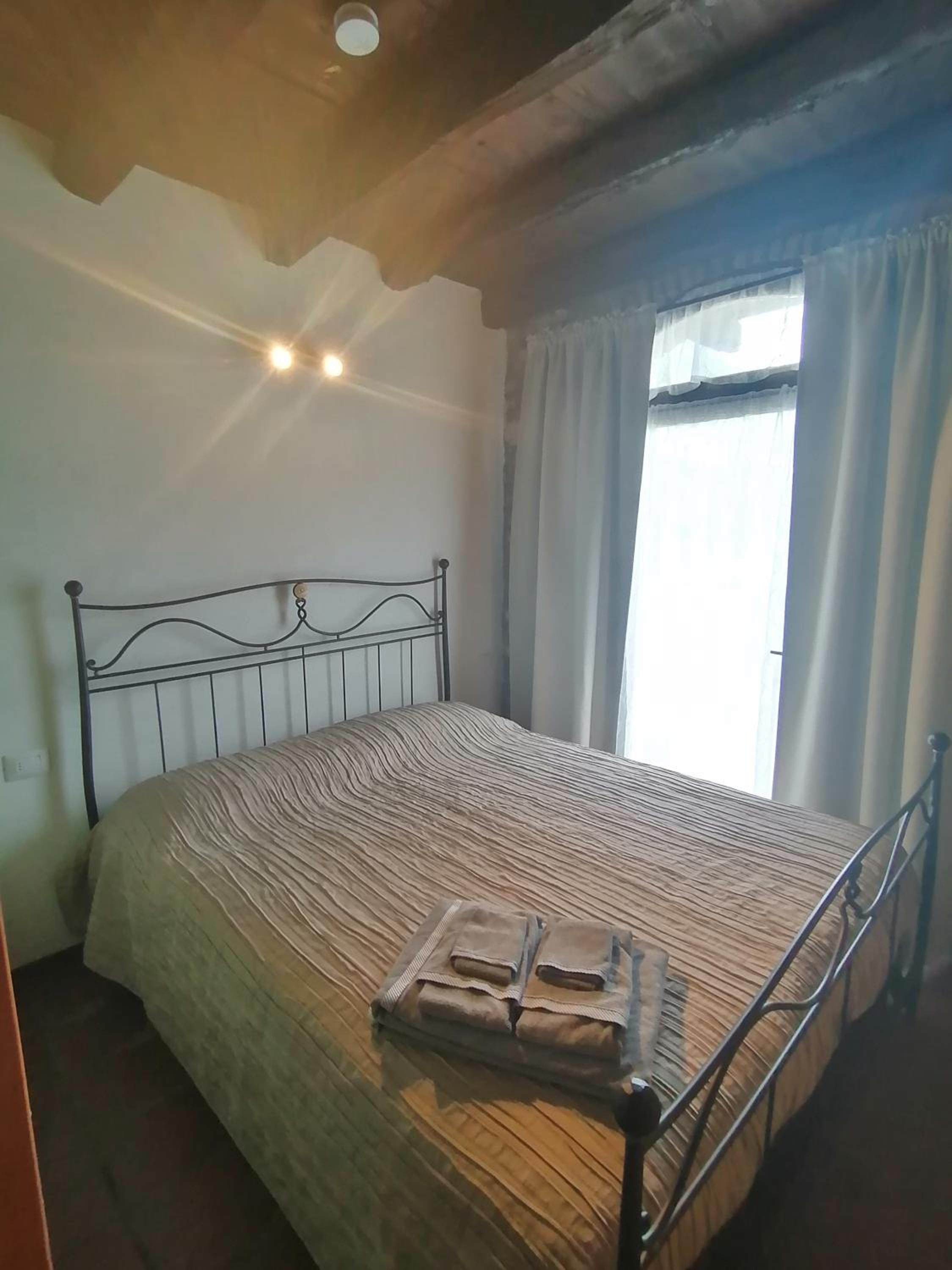 Apartment with Lake View - Photo 4