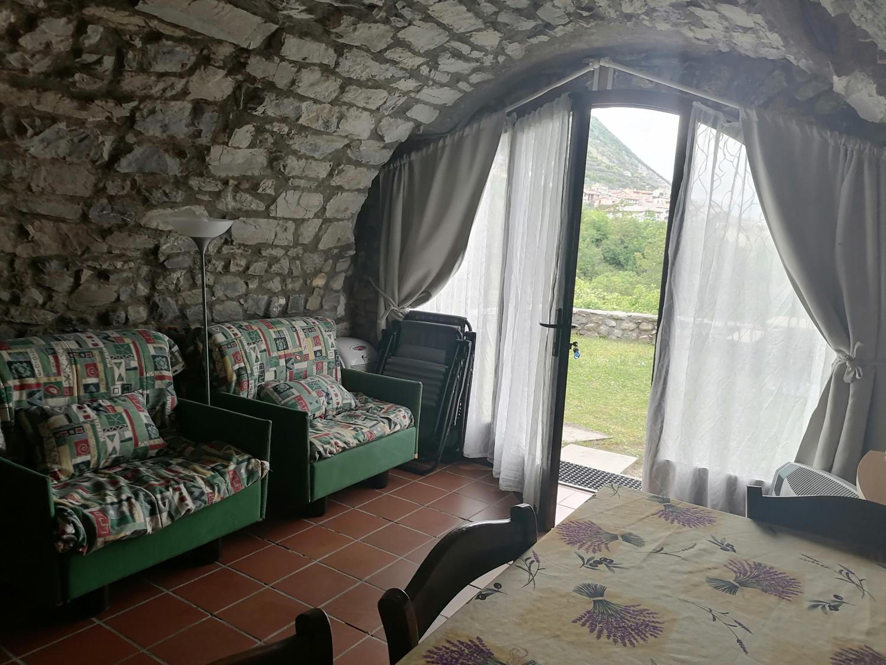 Apartment with Lake View - Photo 7