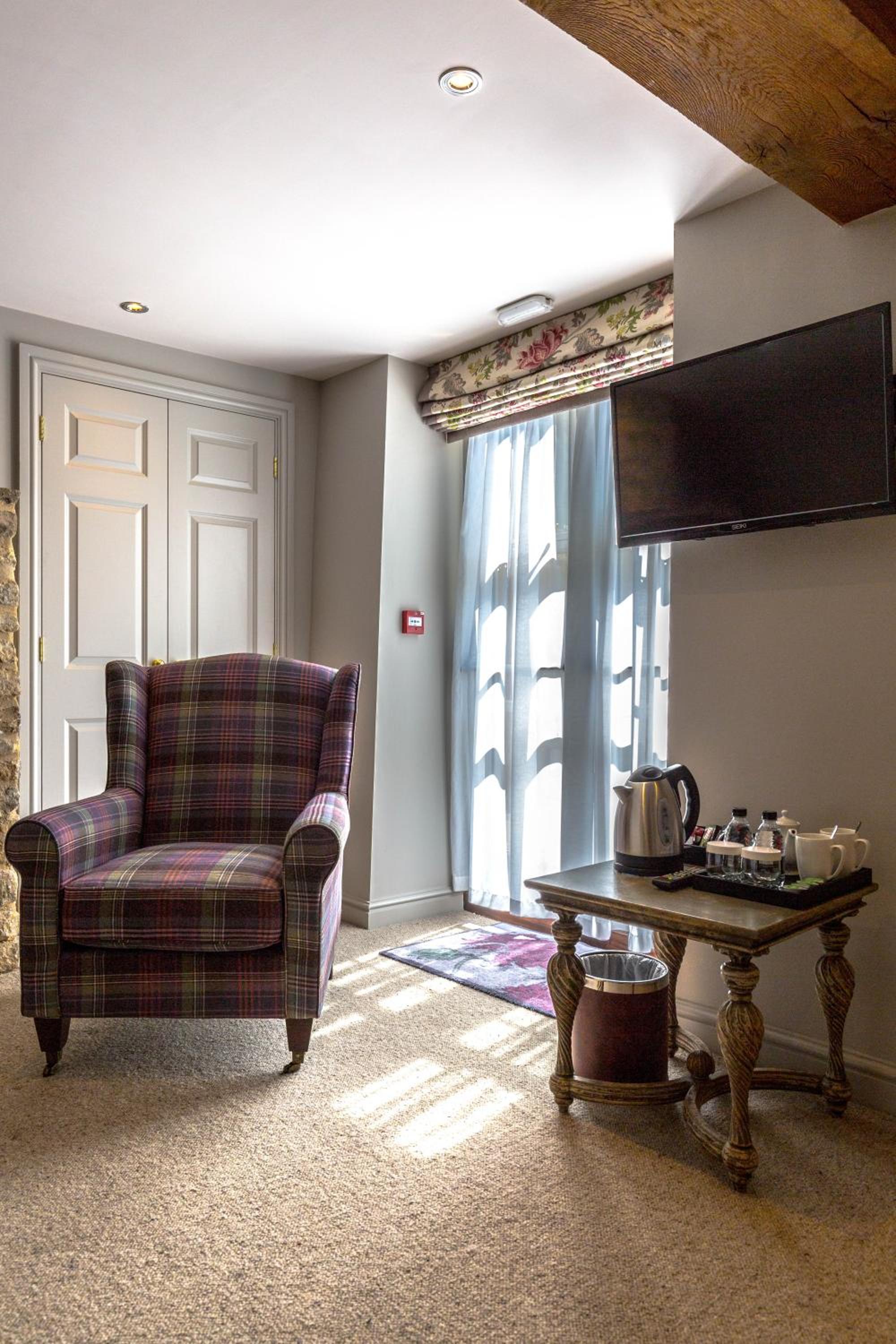 Executive Double or Twin Room - Photo 9