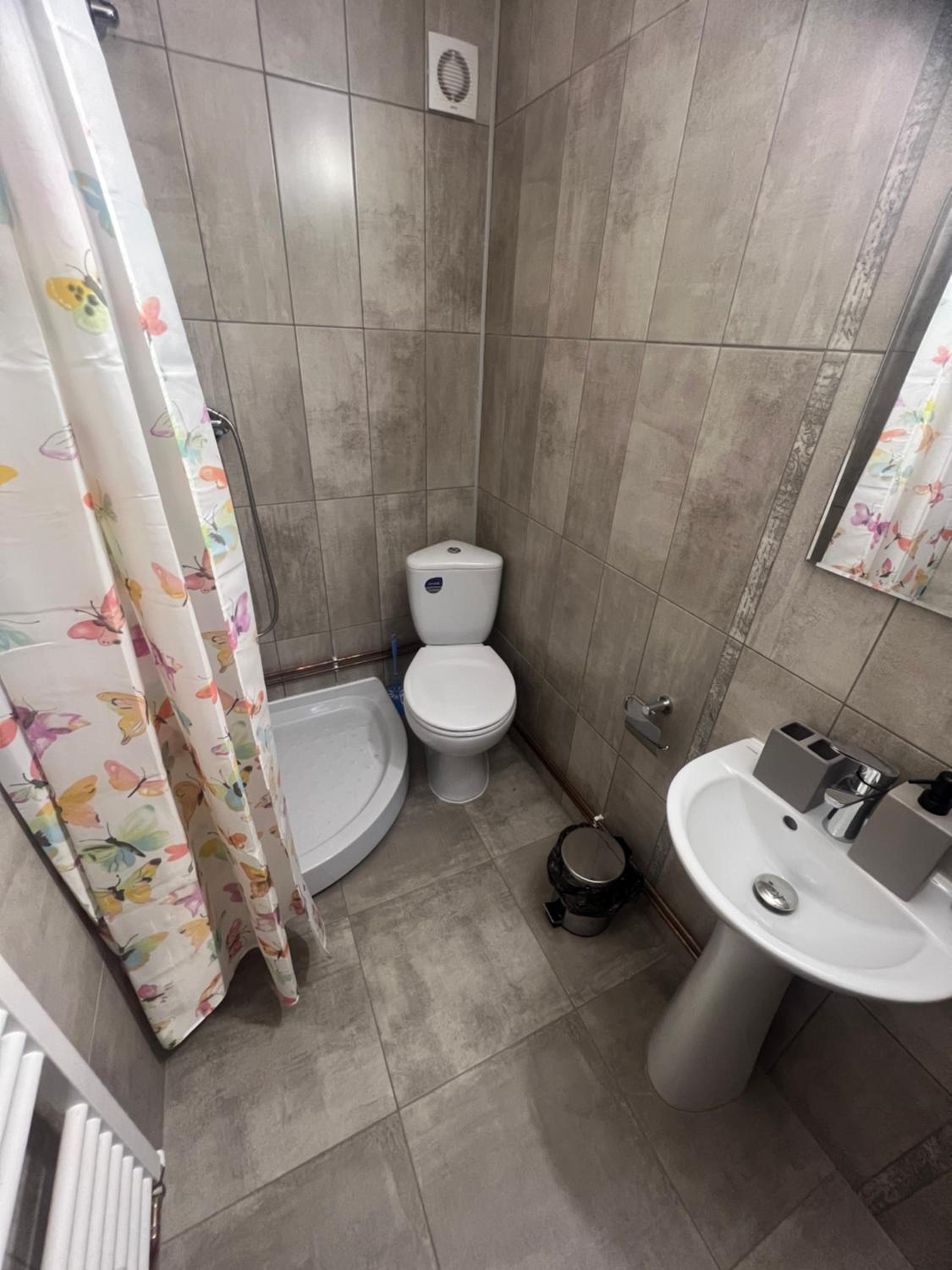Double Room with Private Bathroom - Photo 5
