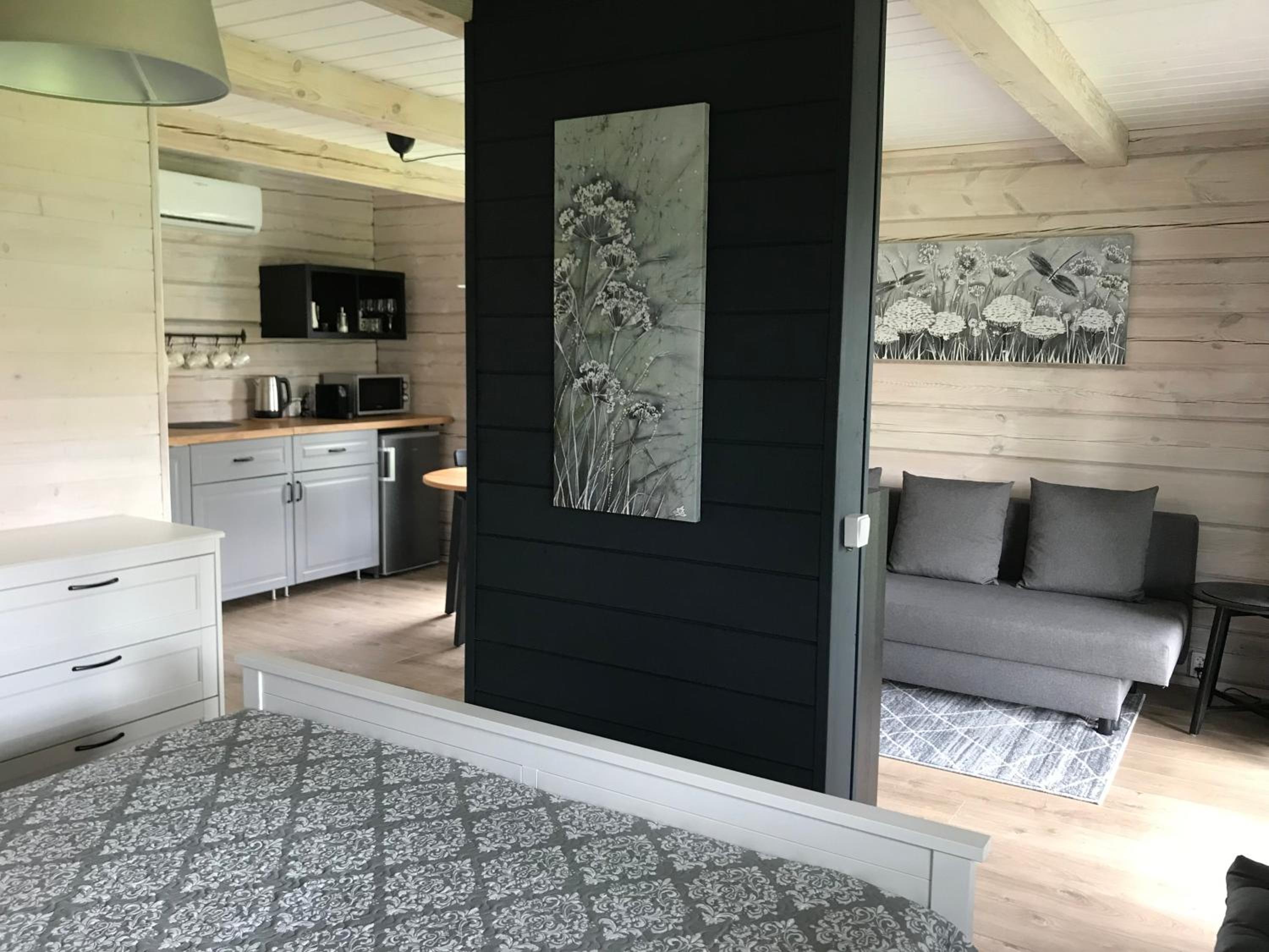 One-Bedroom House photo 1