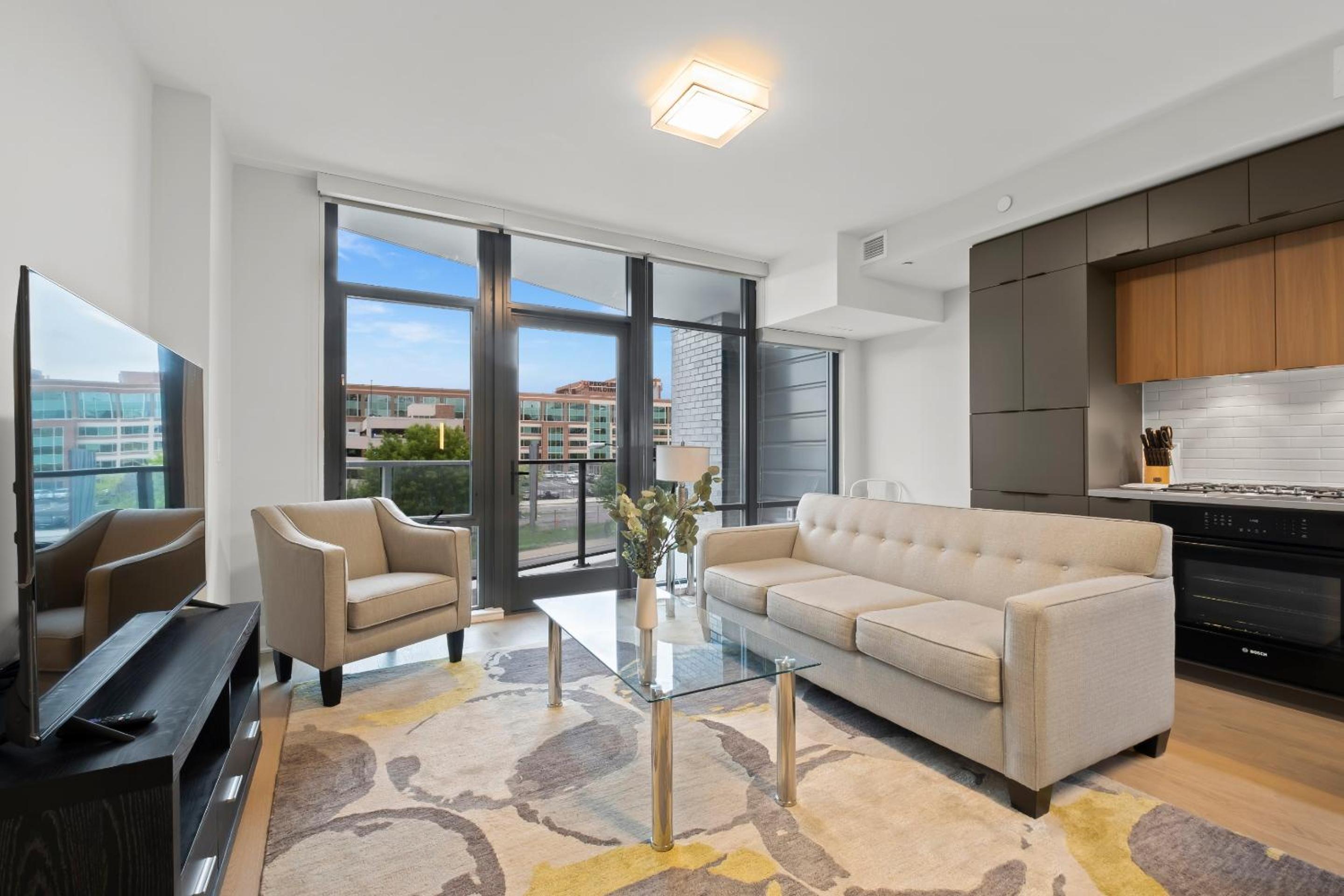 Two Bedroom With Balcony photo 1