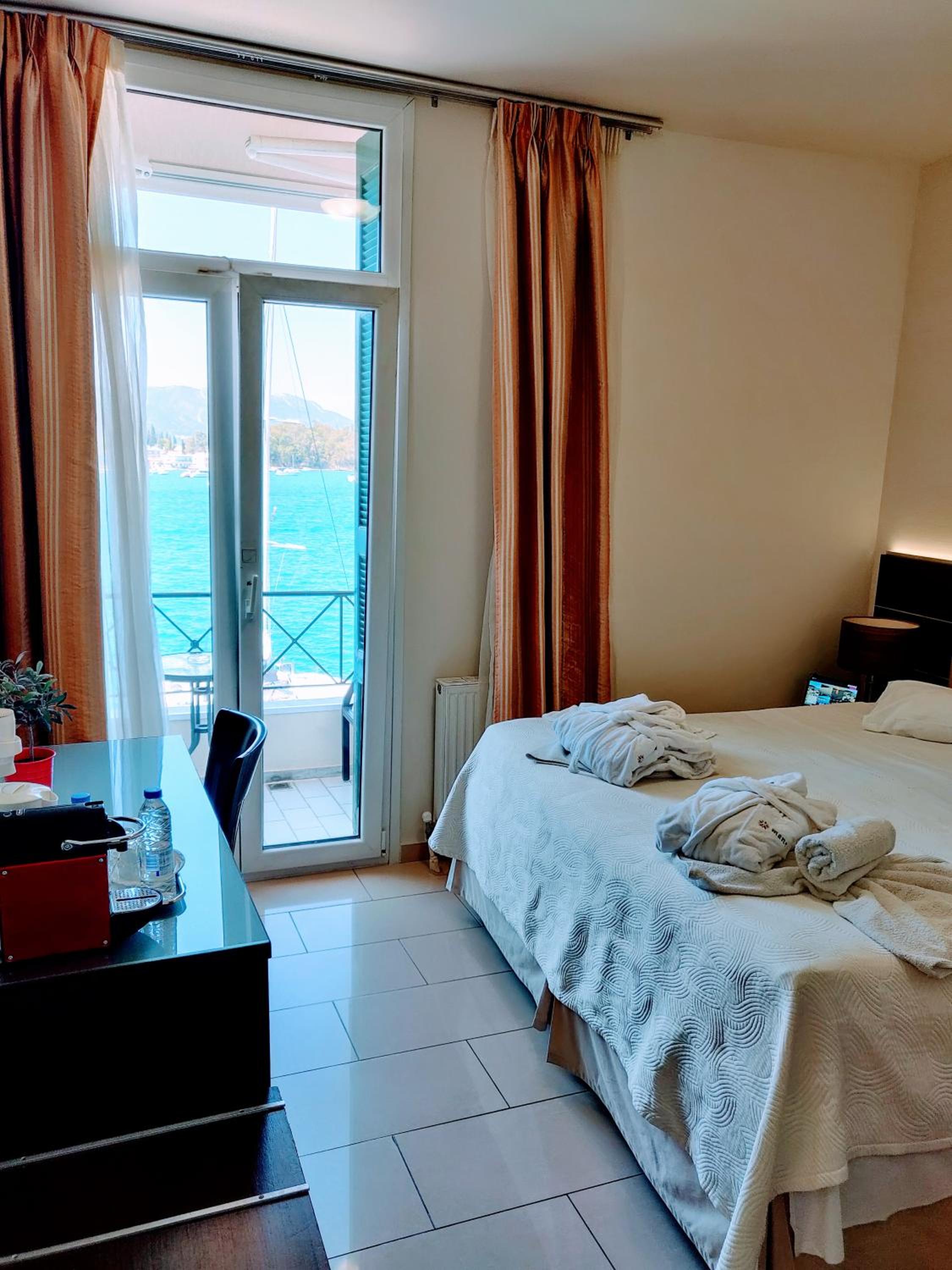 Standard Double or Twin Room with Sea View photo 1