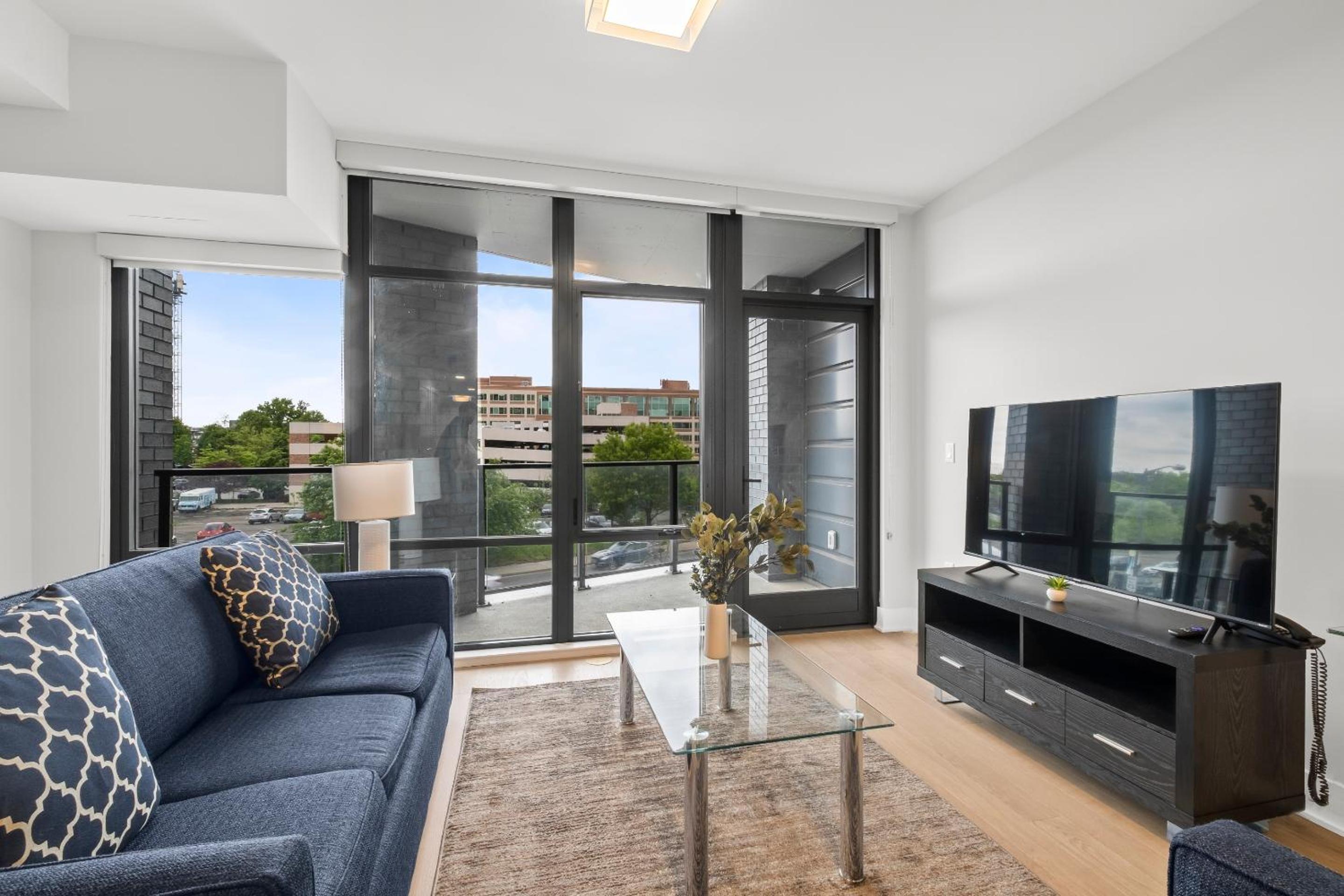 One Bedroom Apartment With Balcony photo 1
