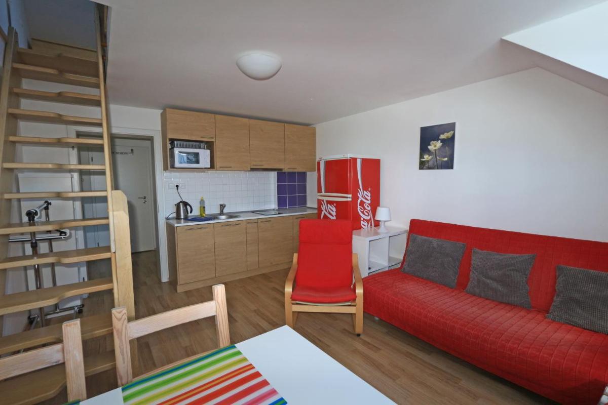 One-Bedroom Apartment photo 2