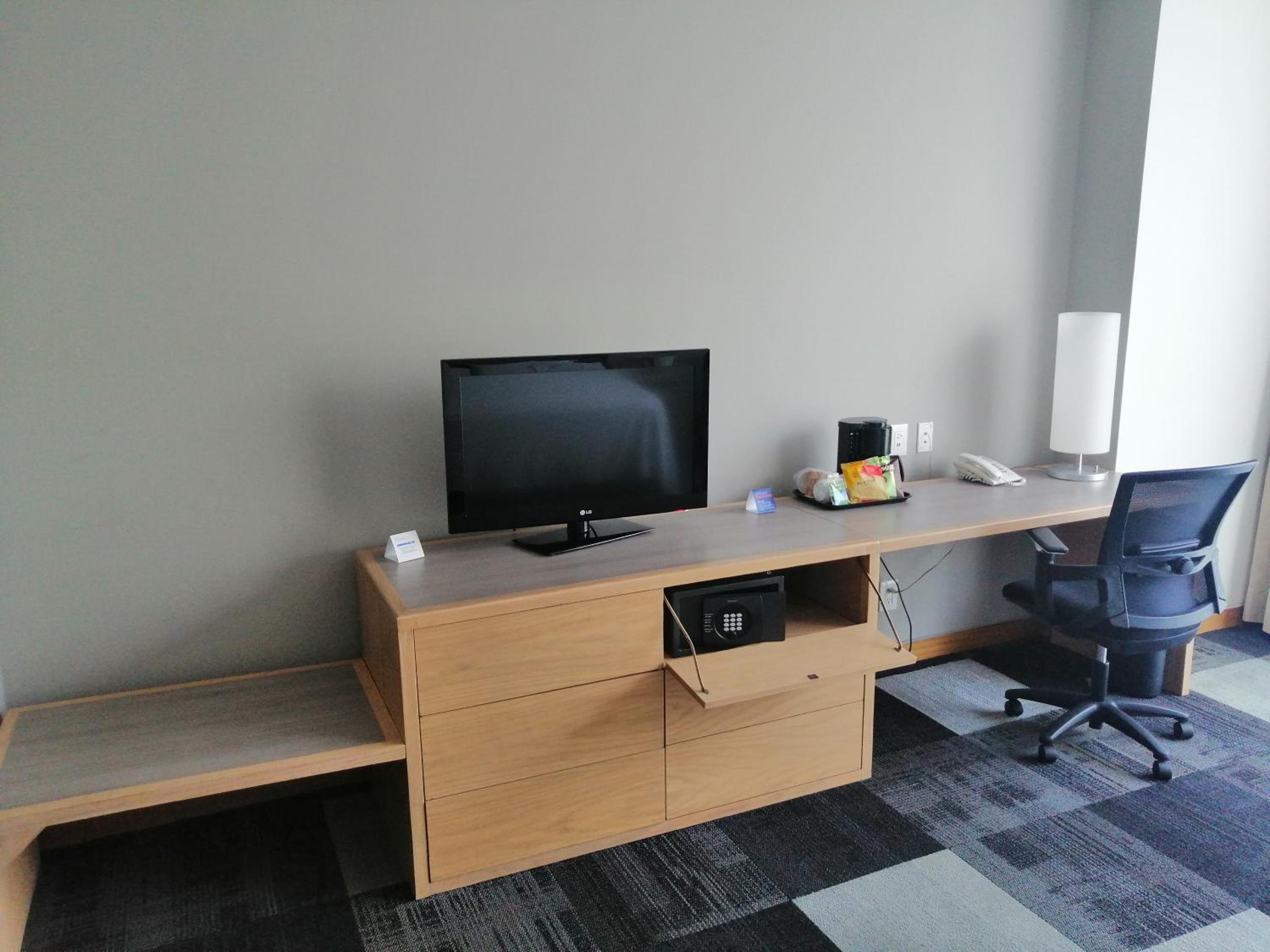 Standard Room thumbnail 5