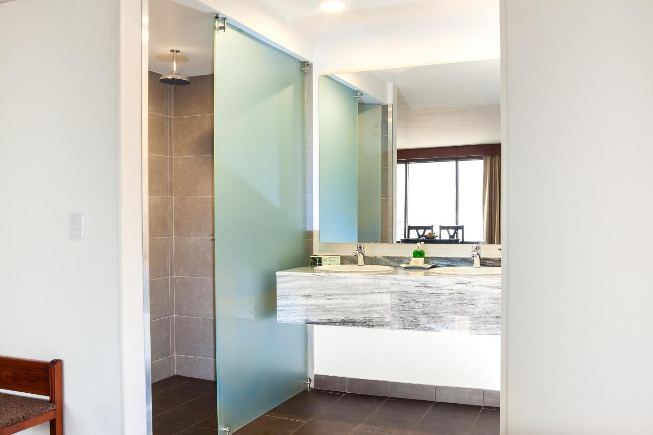 Executive Twin Room - Photo 4