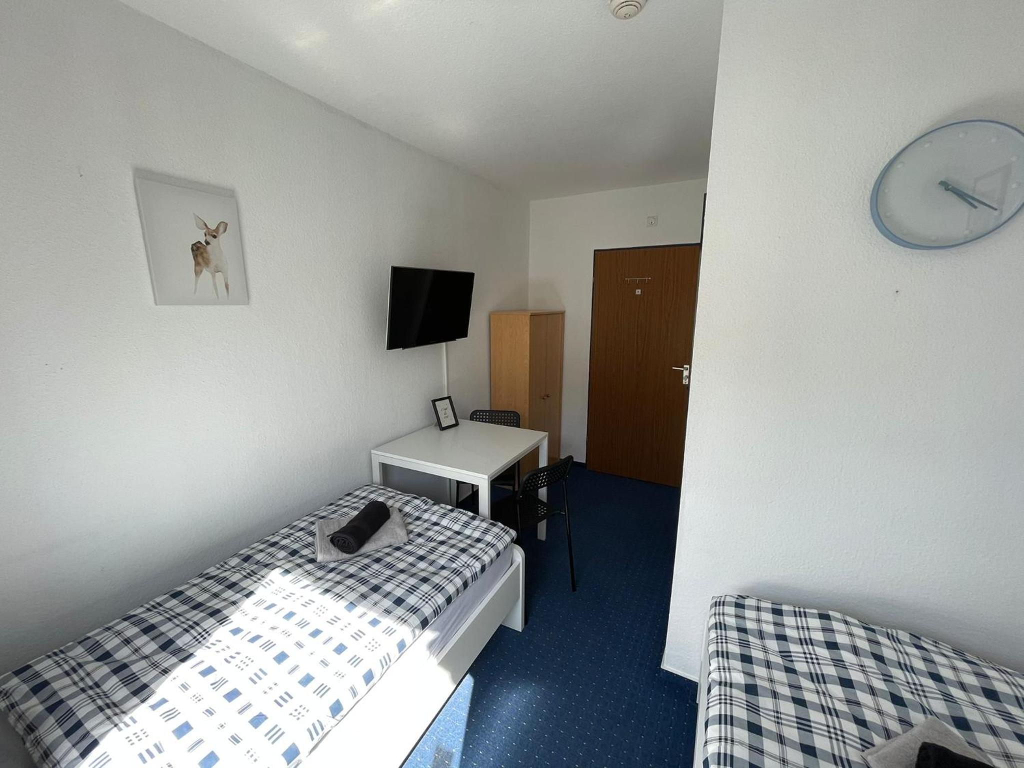 Twin Room with Private Bathroom photo 3