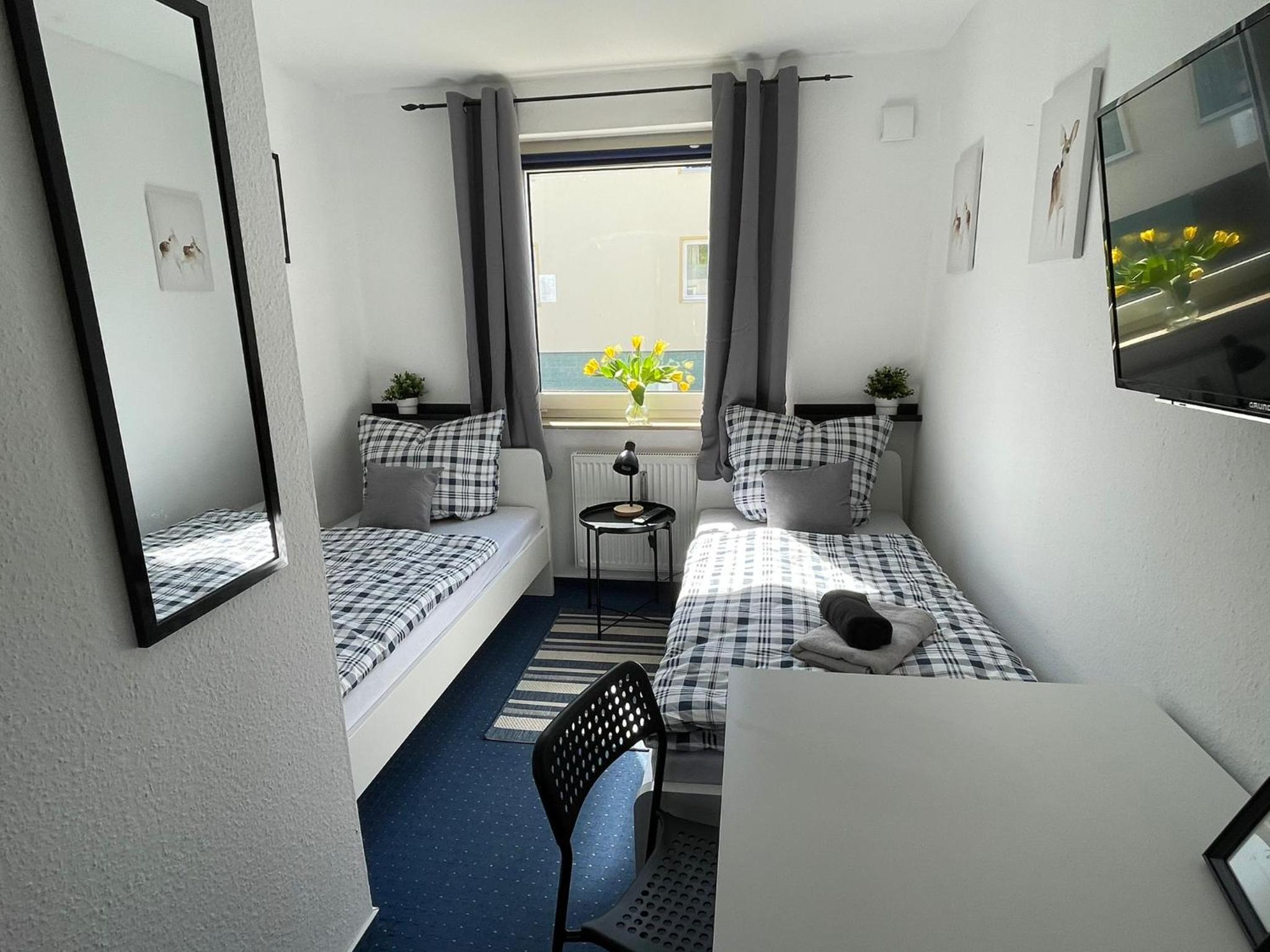 Twin Room with Private Bathroom photo 2