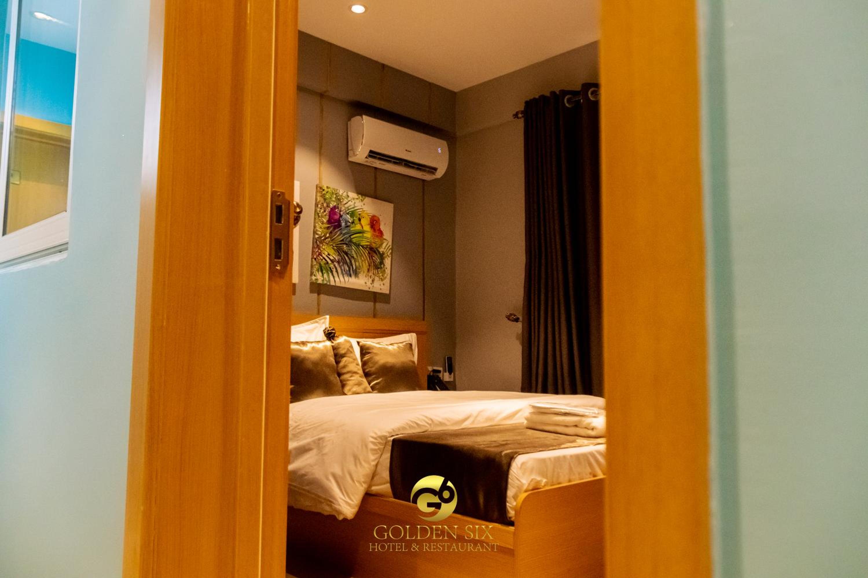 Deluxe Suite - Photo 6