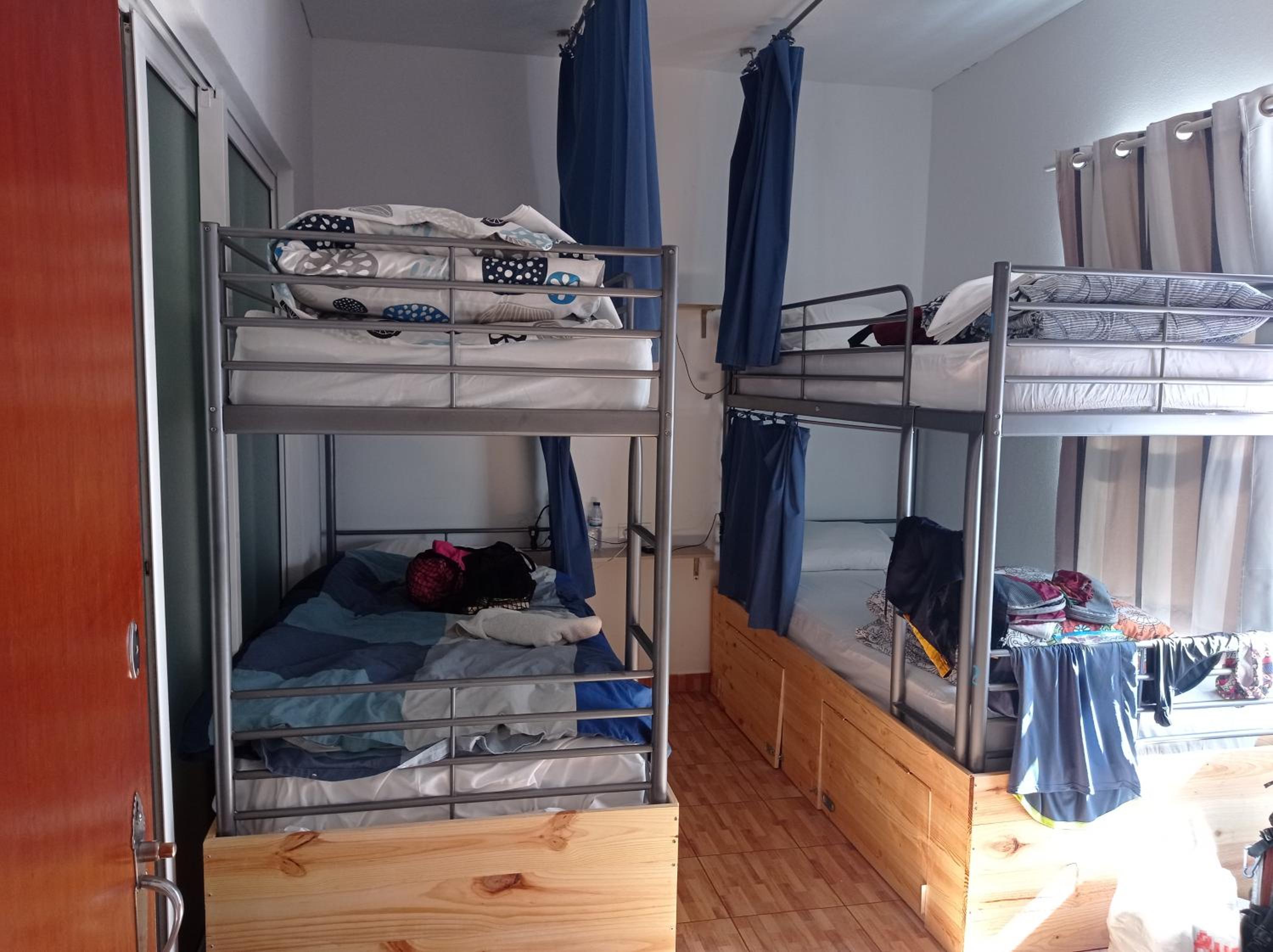 Bed in 8-Bed Mixed Dormitory Room photo 3