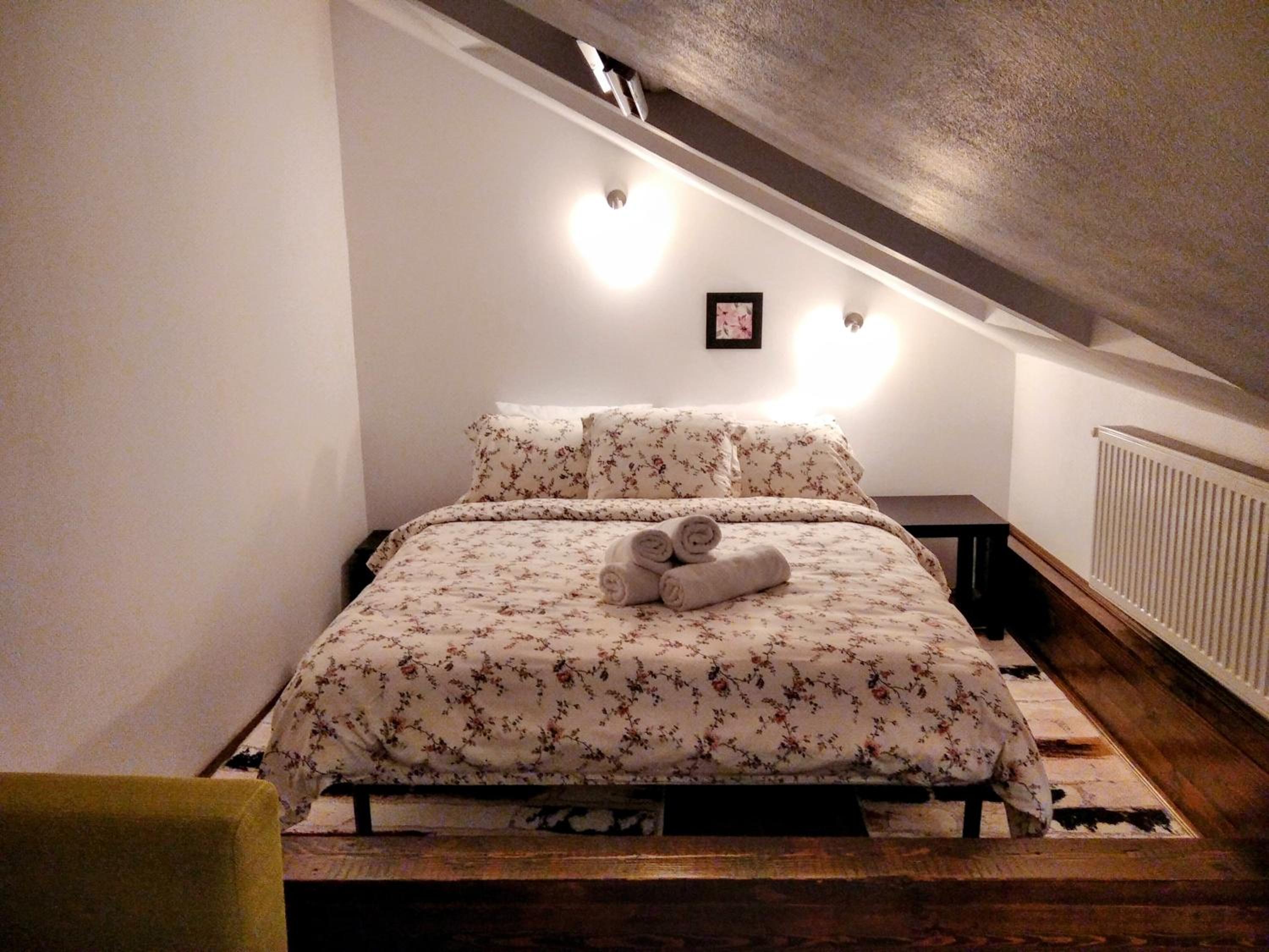 Two-Bedroom Apartment - Photo 17