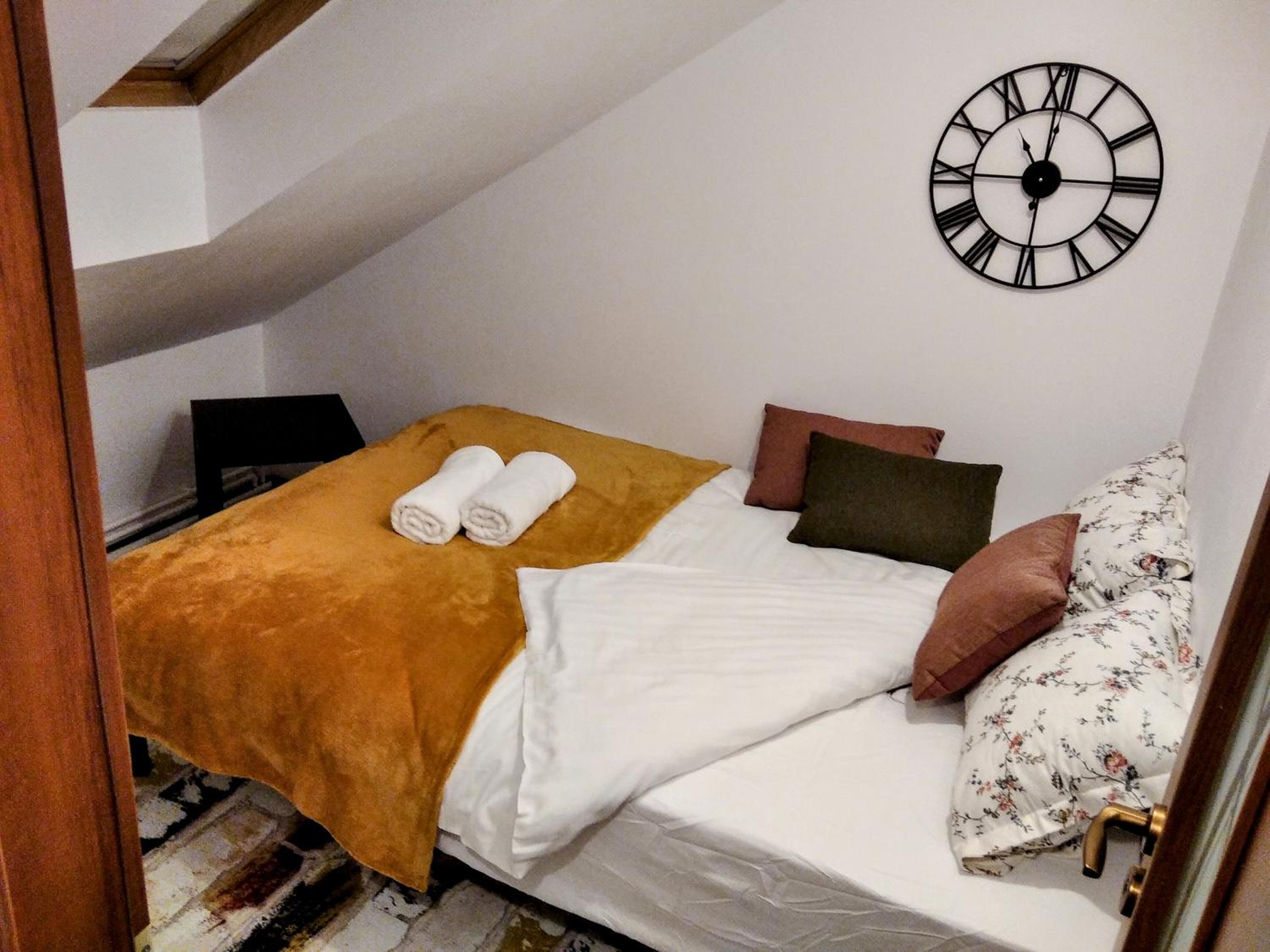 Two-Bedroom Apartment - Photo 5