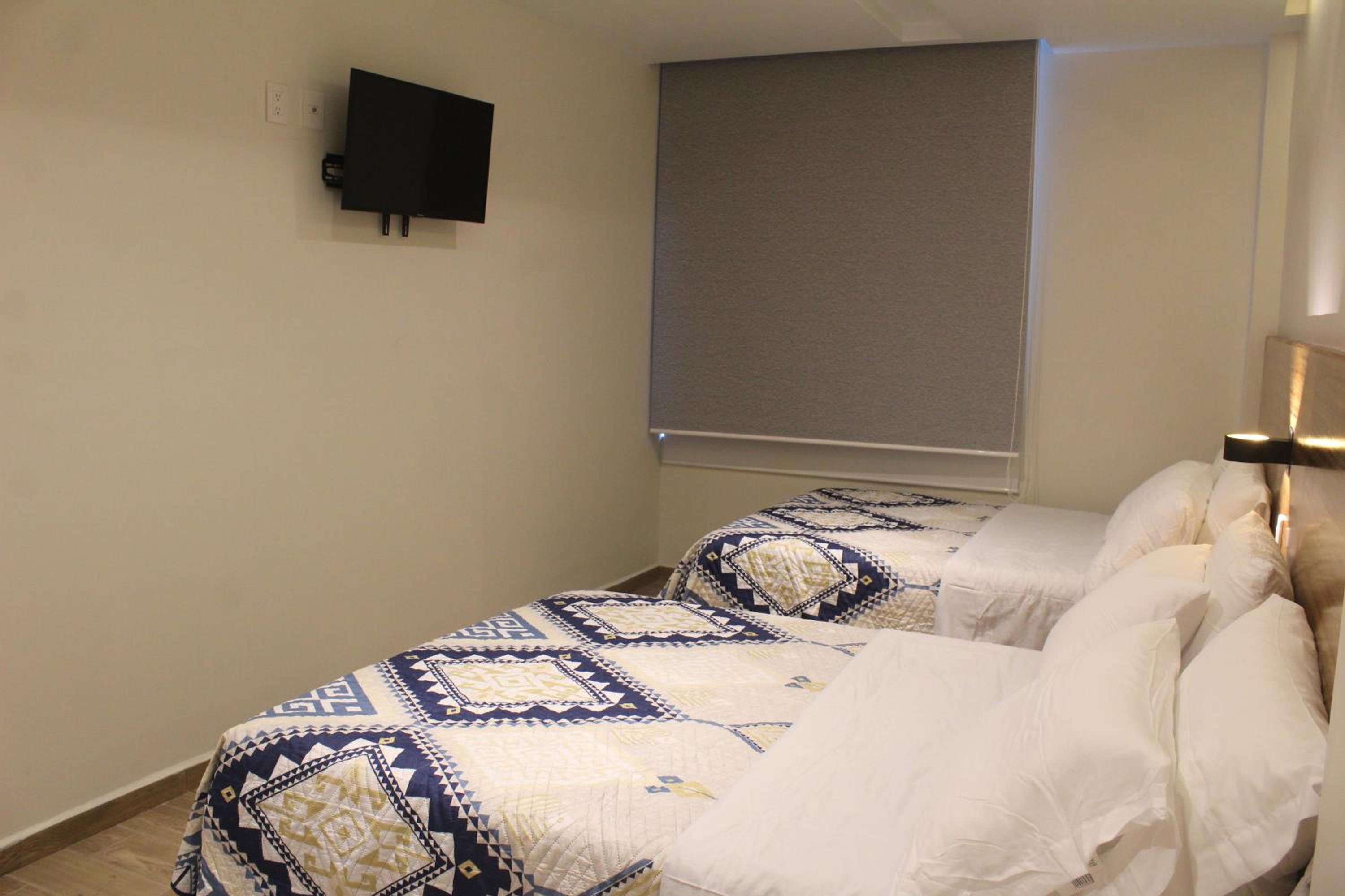 Deluxe Double Room with Two Double Beds - Photo 4
