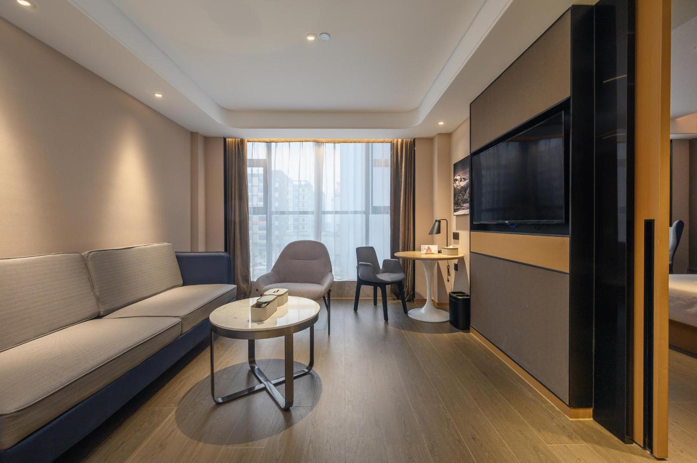 Deluxe Suite