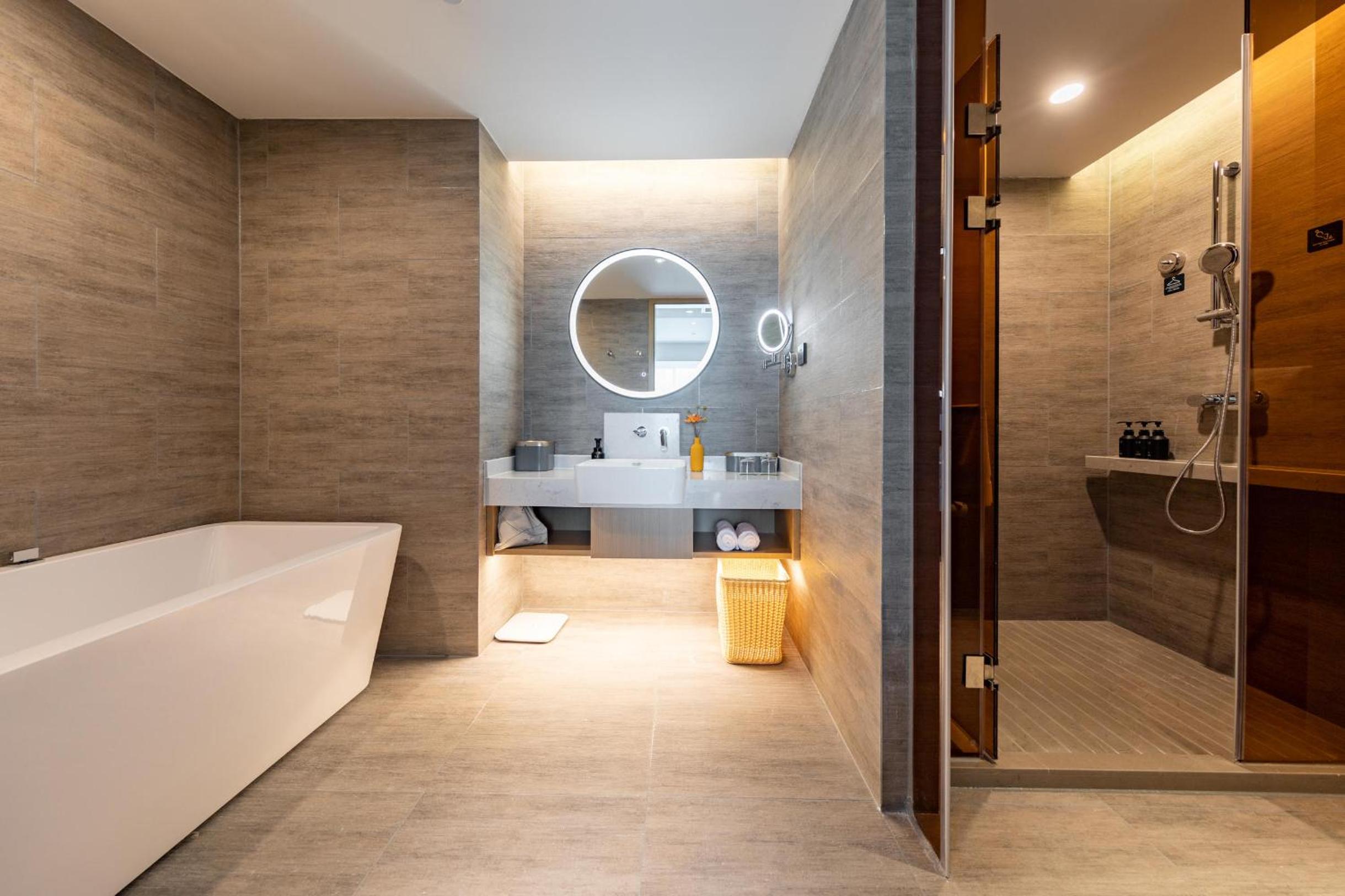 Suite with City View - Photo 3