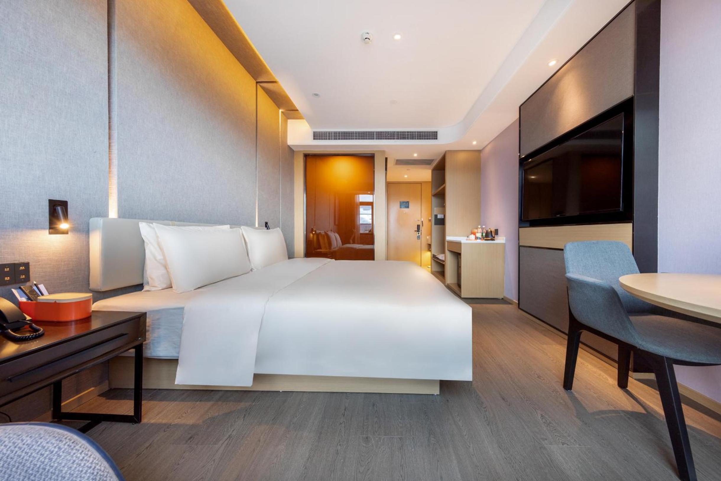 Deluxe Double Room with City View