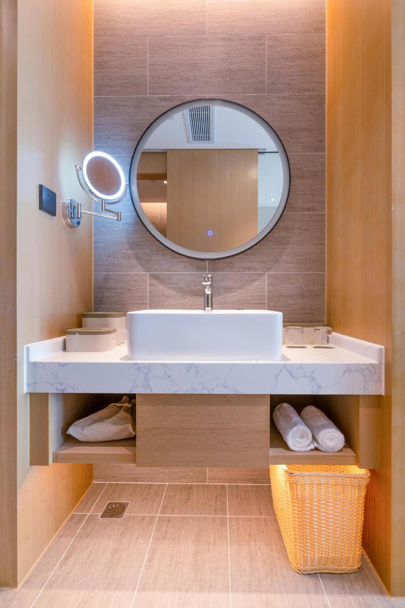 Deluxe Double Room with City View  photo 3