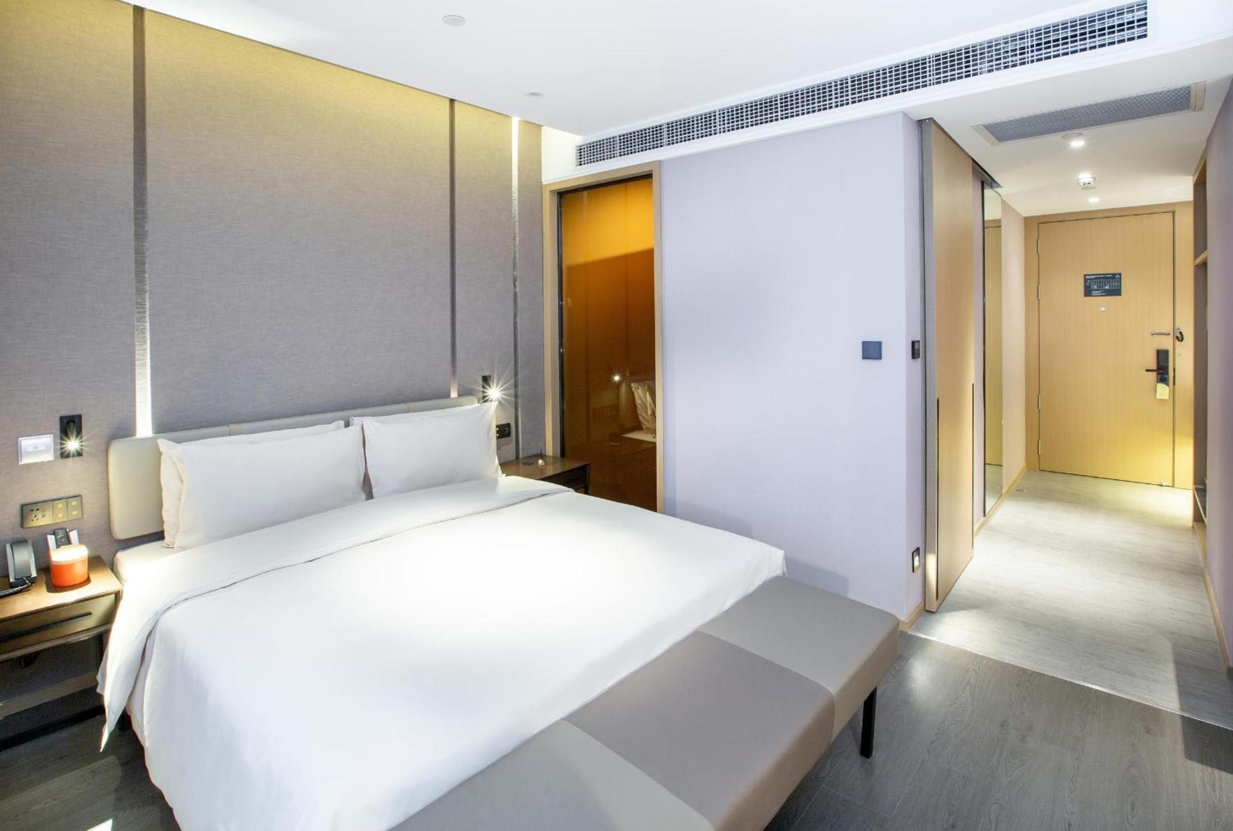 Elegant Double Room photo 2