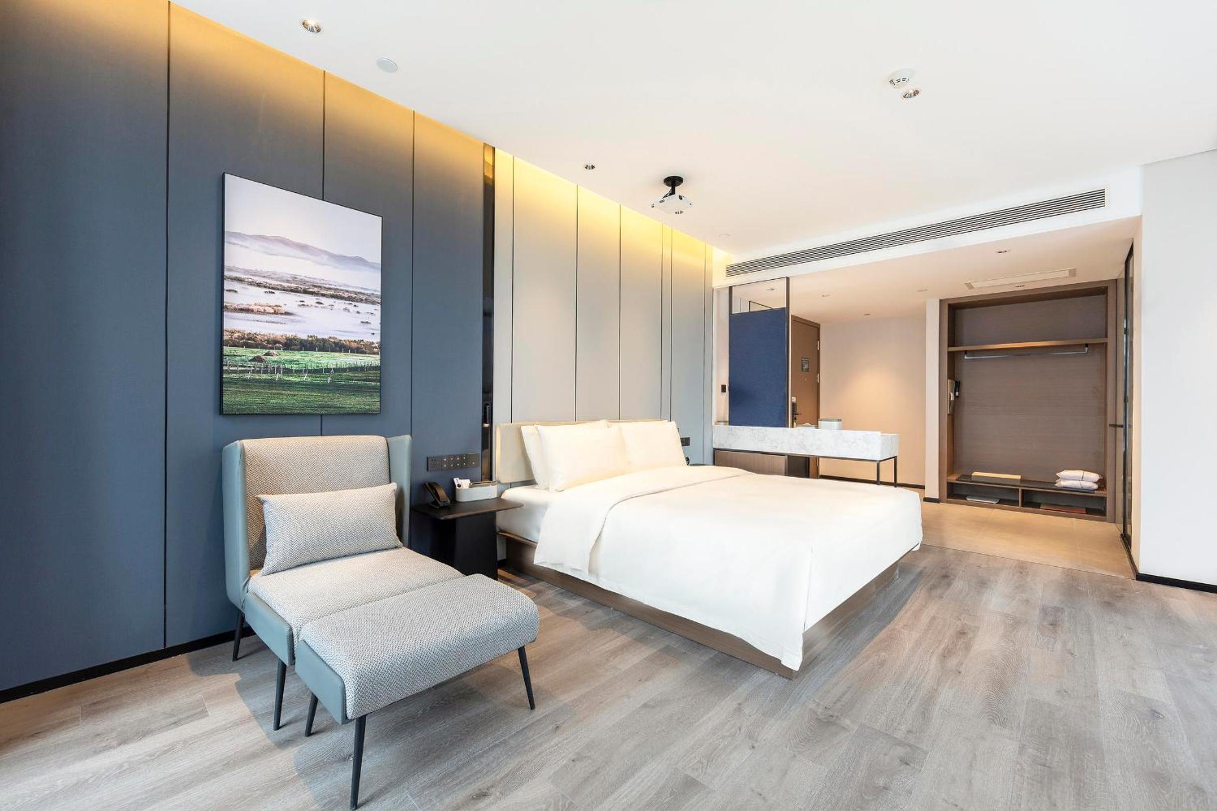 Deluxe Double Room with Garden View  photo 2
