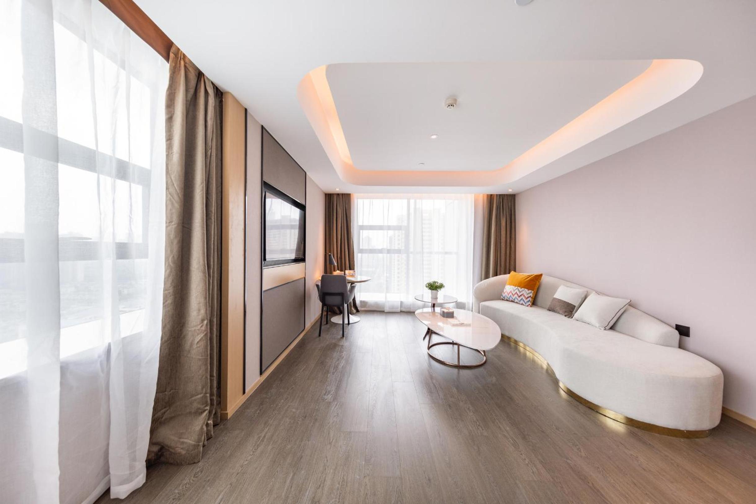 Suite with City View - Photo 1