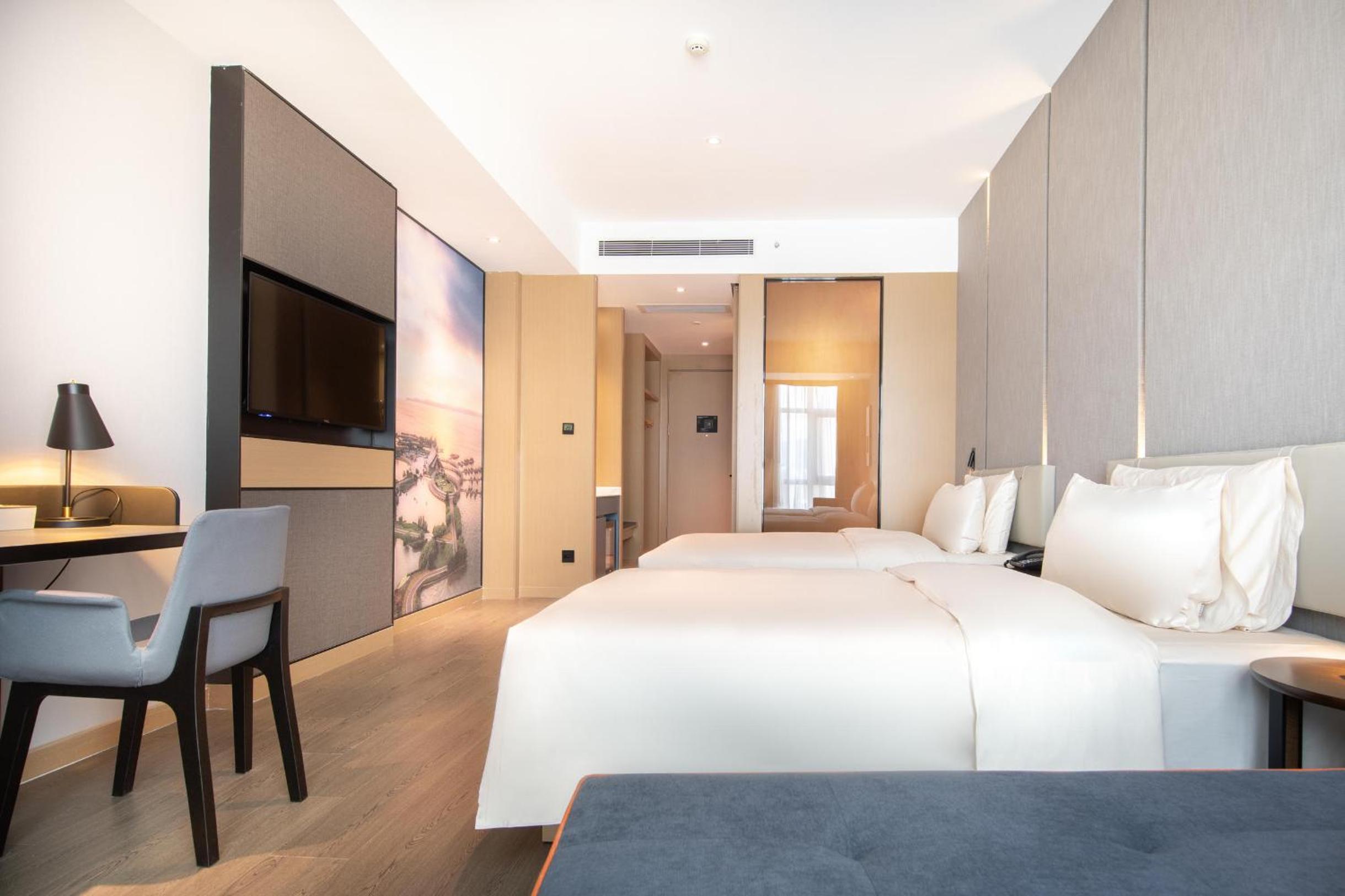 Deluxe Twin Room photo 3