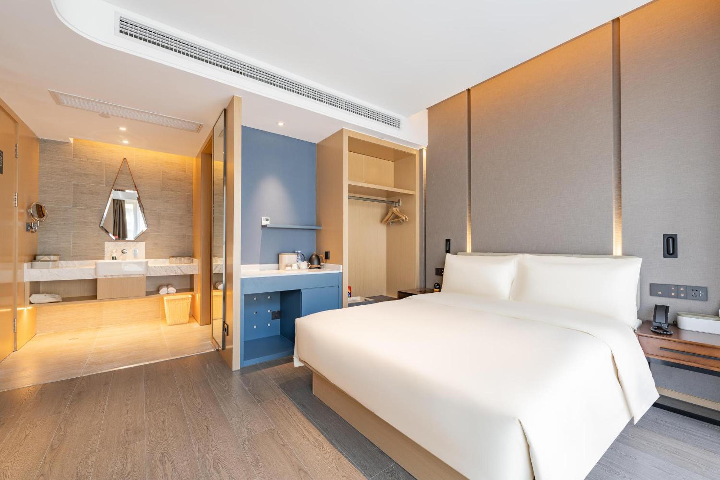 Elegant Double Room photo 3