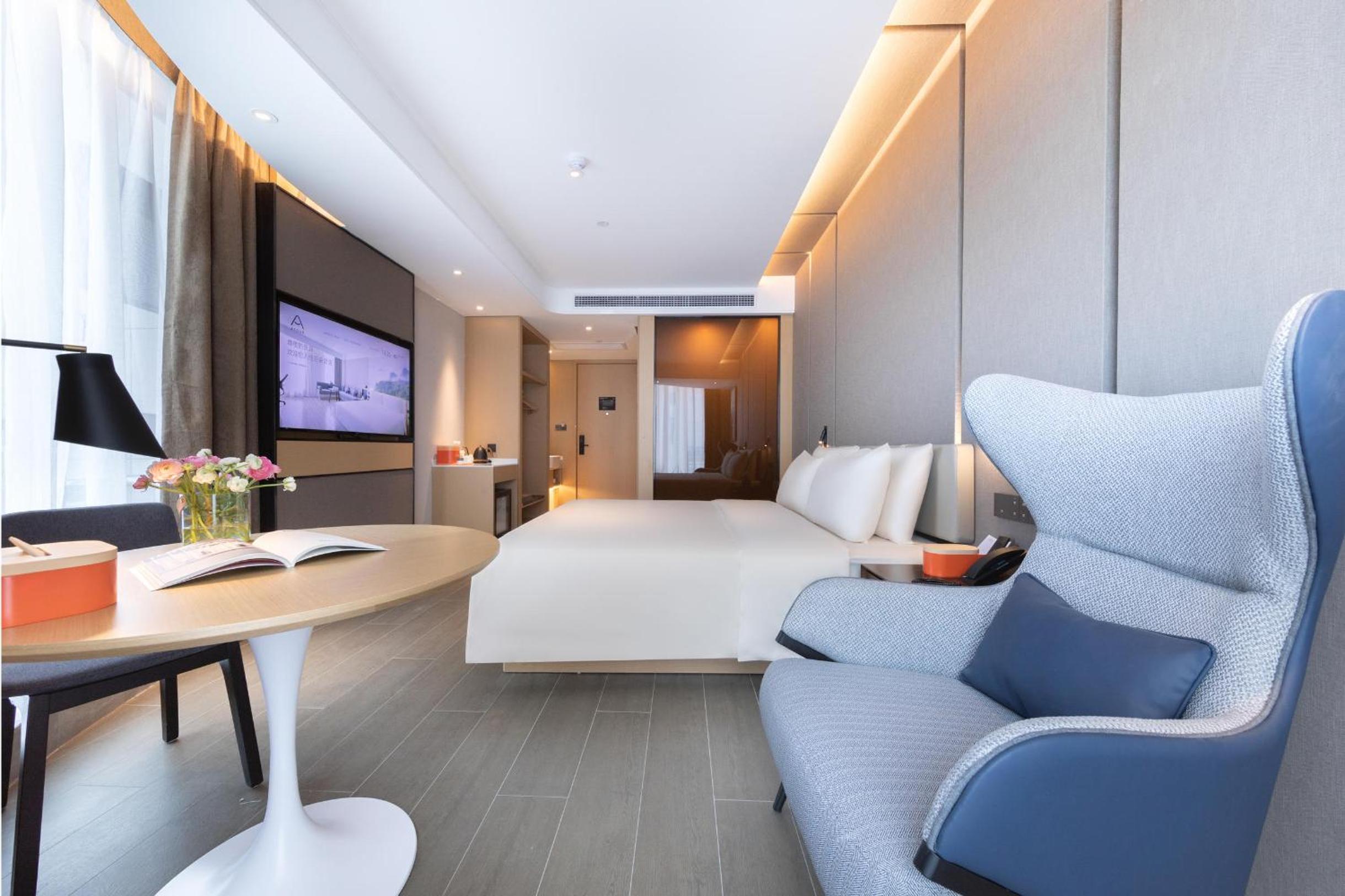 Large Double Room photo 1