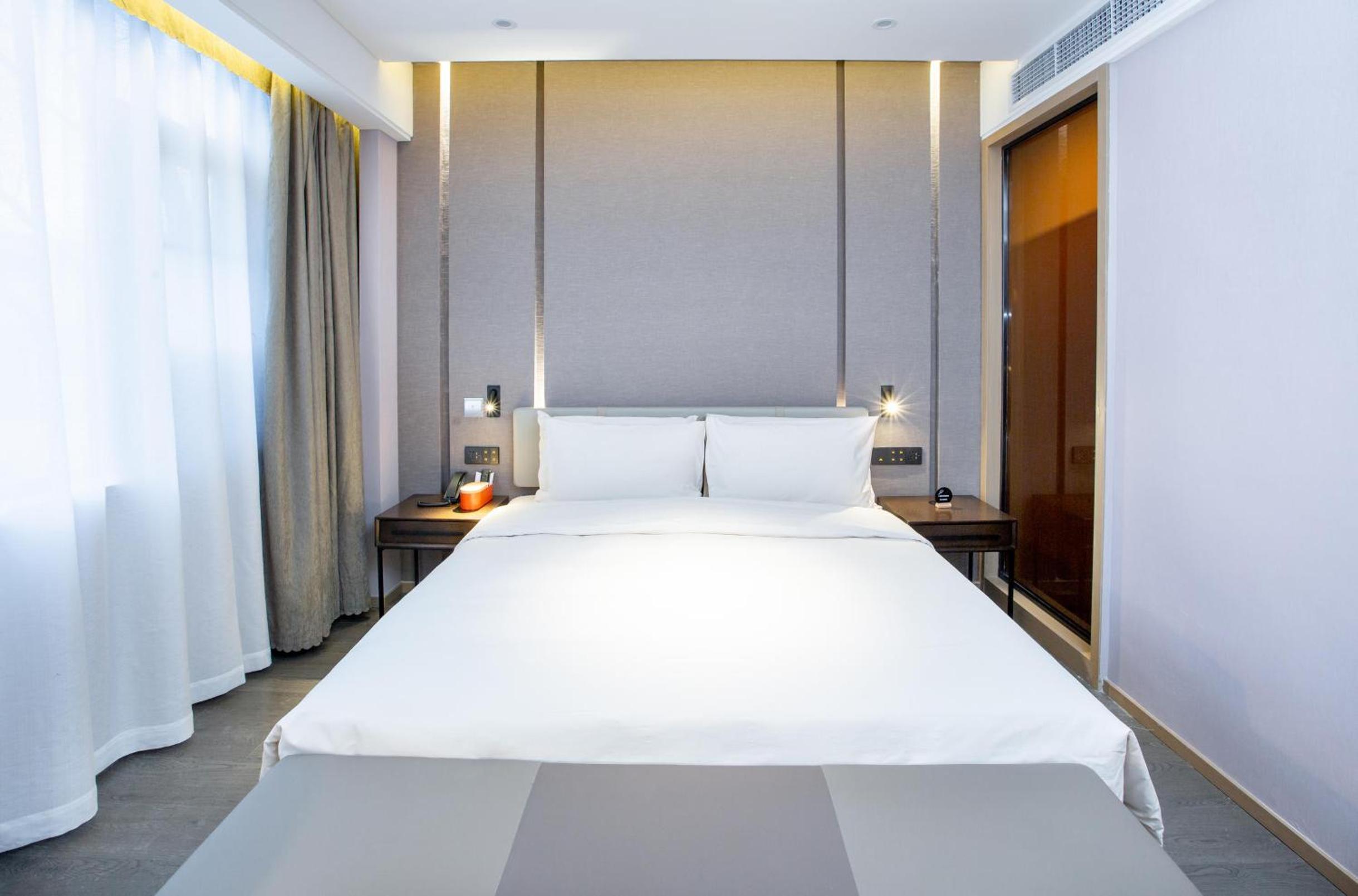 Elegant Double Room photo 3