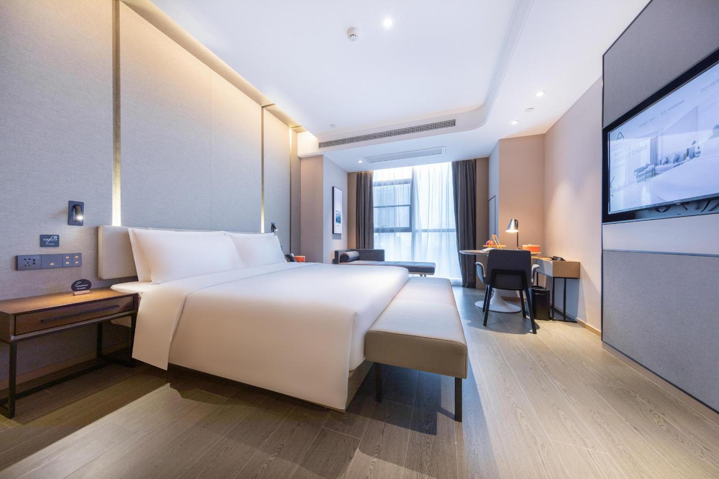 Deluxe Double Room With City View 