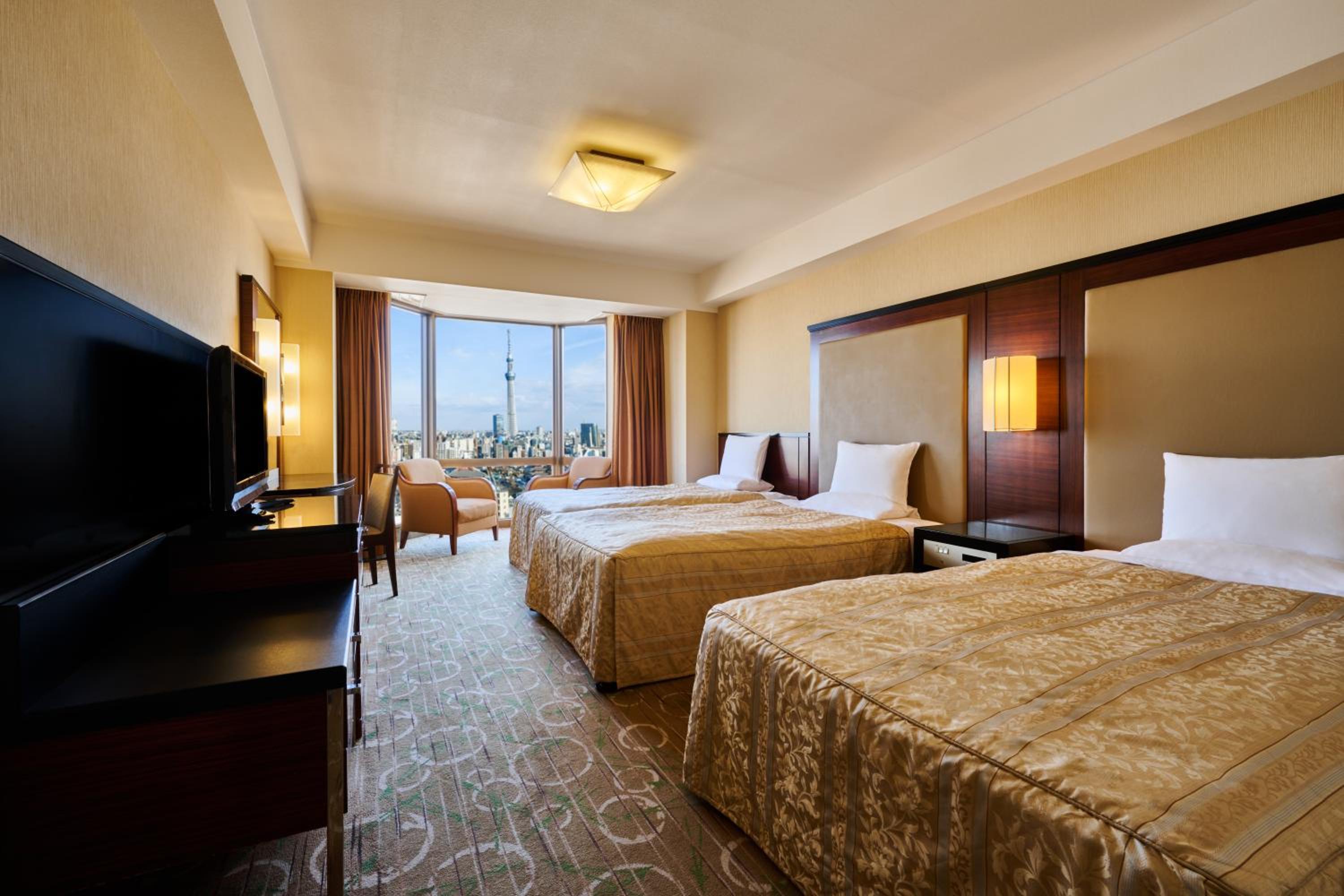 Standard Twin Room With Skytree Side With 1 Extra Bed - Smoking (3 Adults)