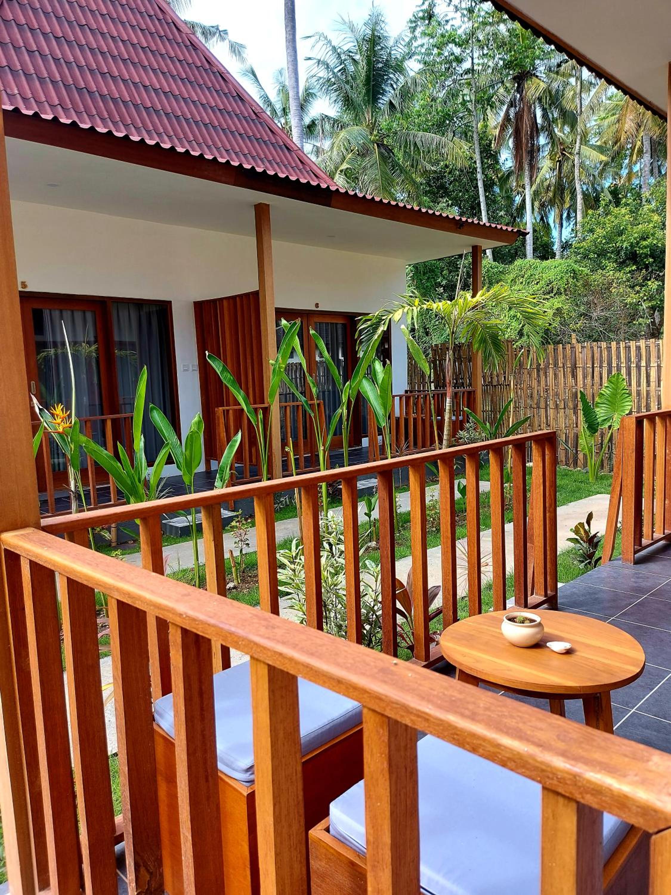 Bungalow with Garden View - Photo 17