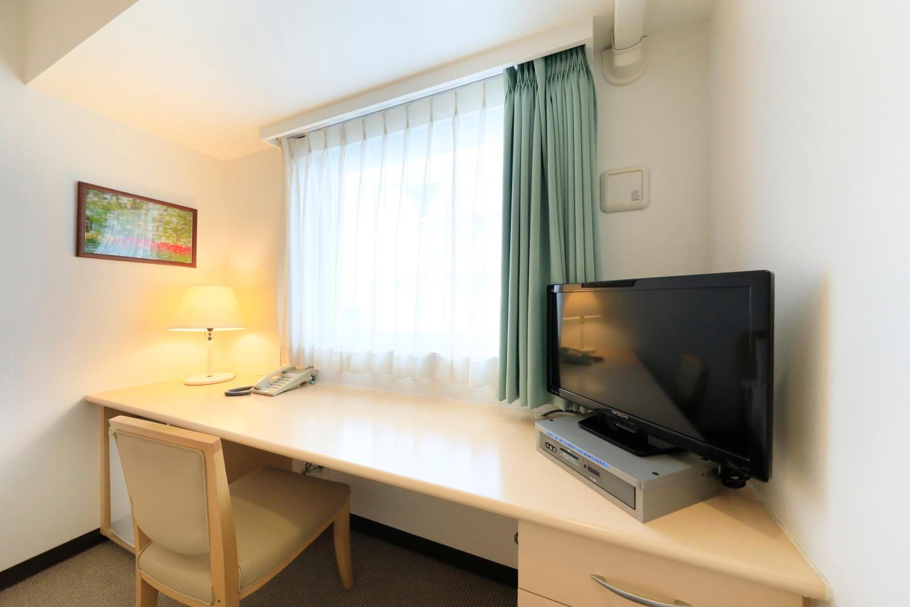 Single Room - Non-Smoking photo 2