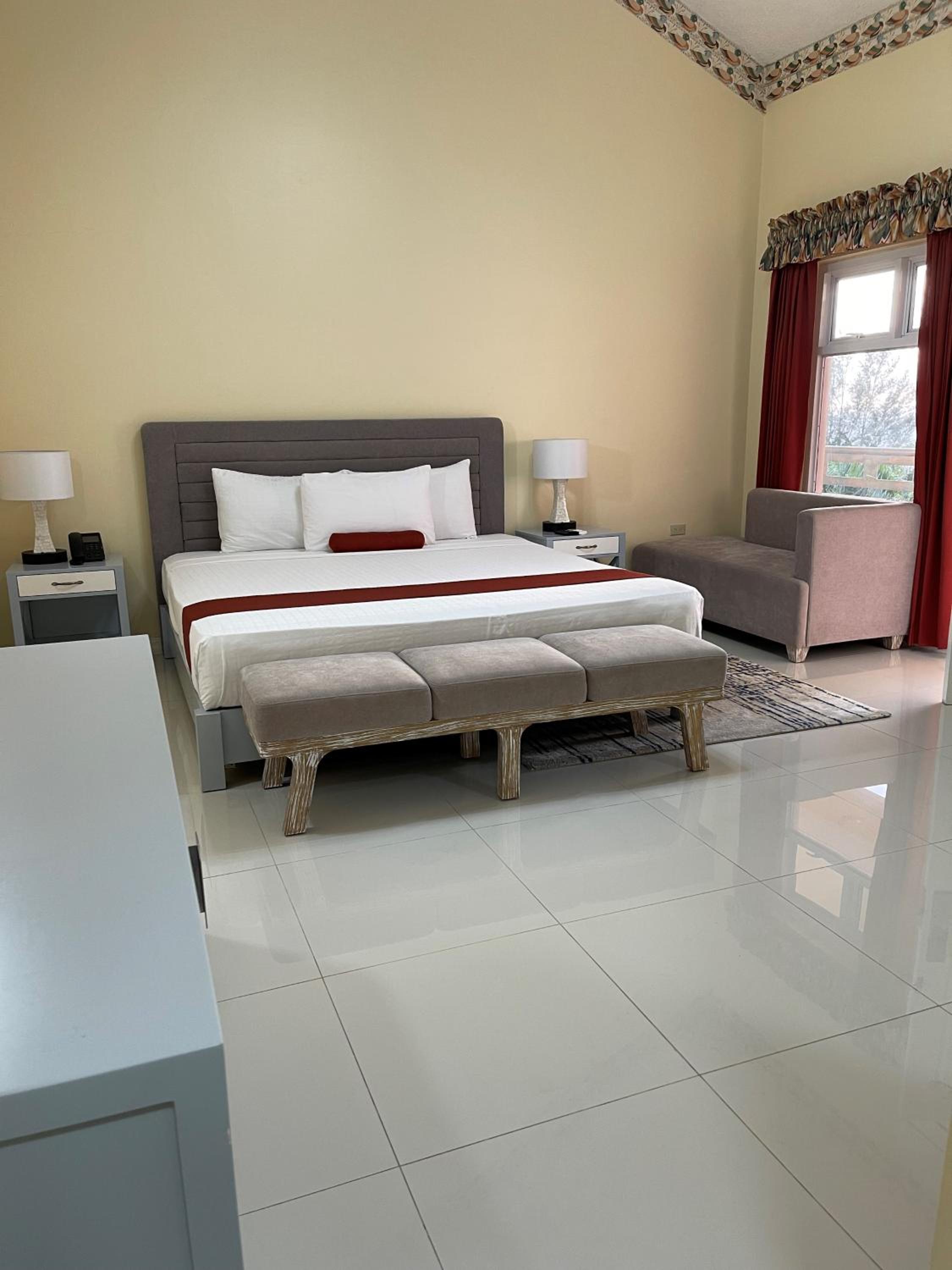 Deluxe King Room photo 3