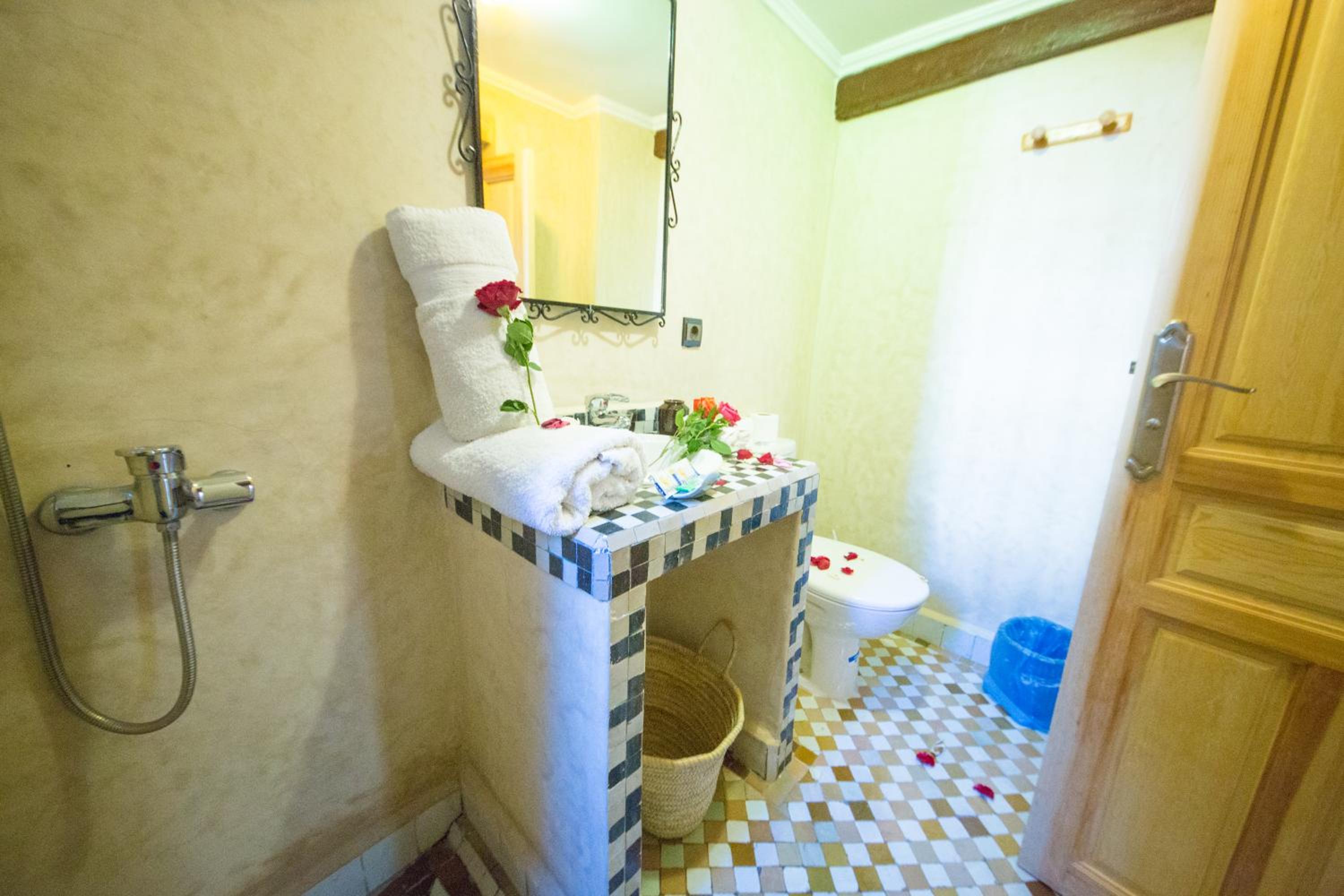 Double Room - Photo 9
