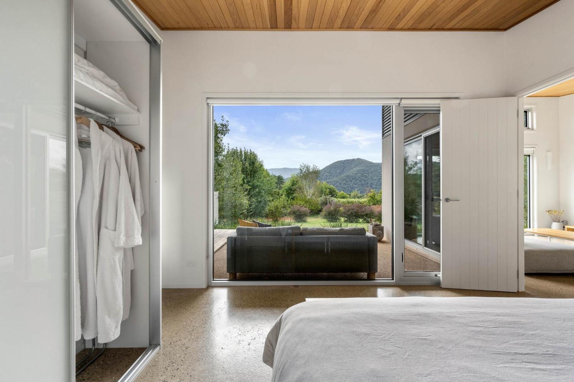 One-Bedroom House photo 1
