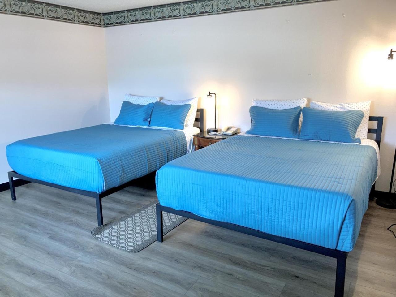 Large Double Room - Photo 5