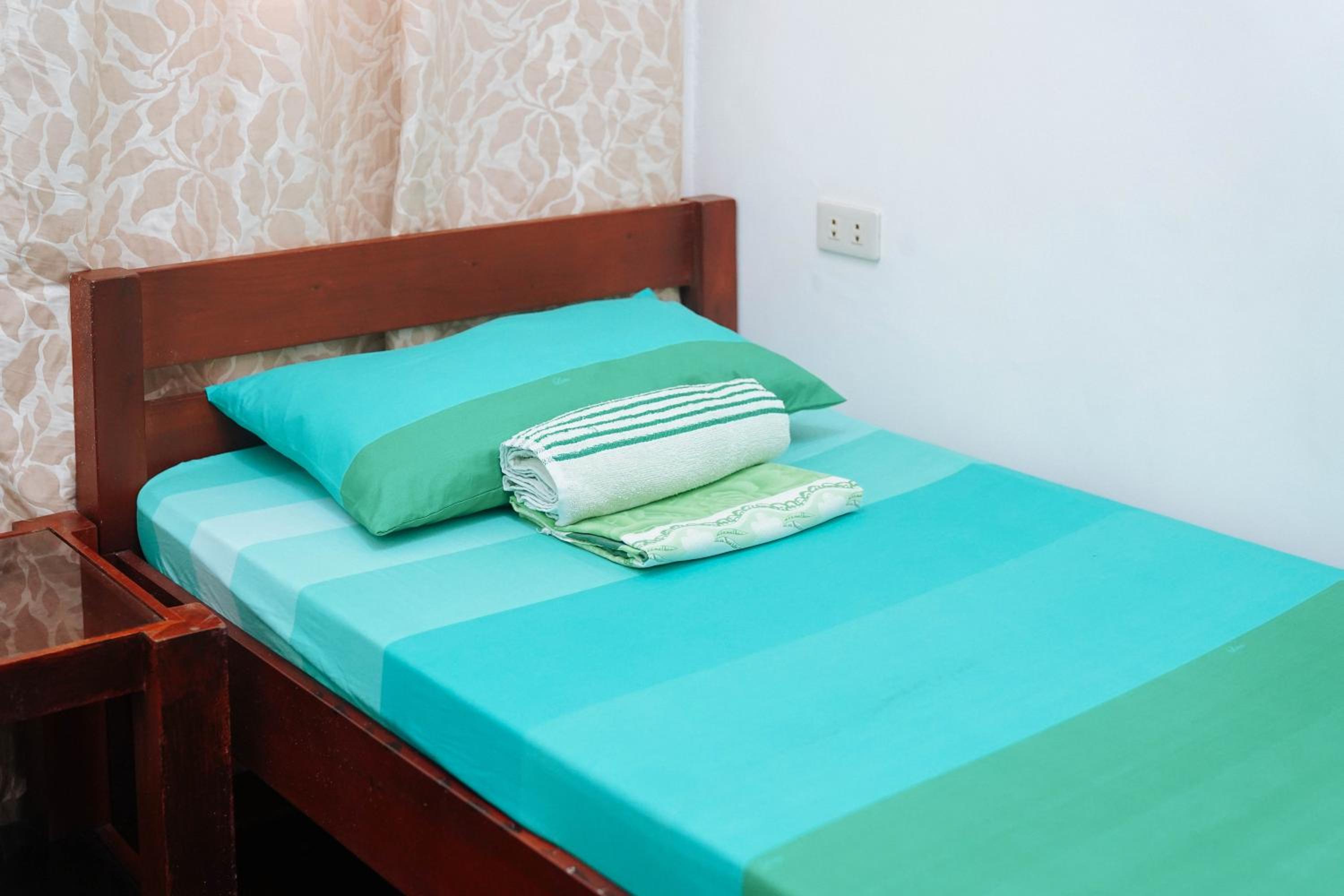 Twin Room - Photo 2