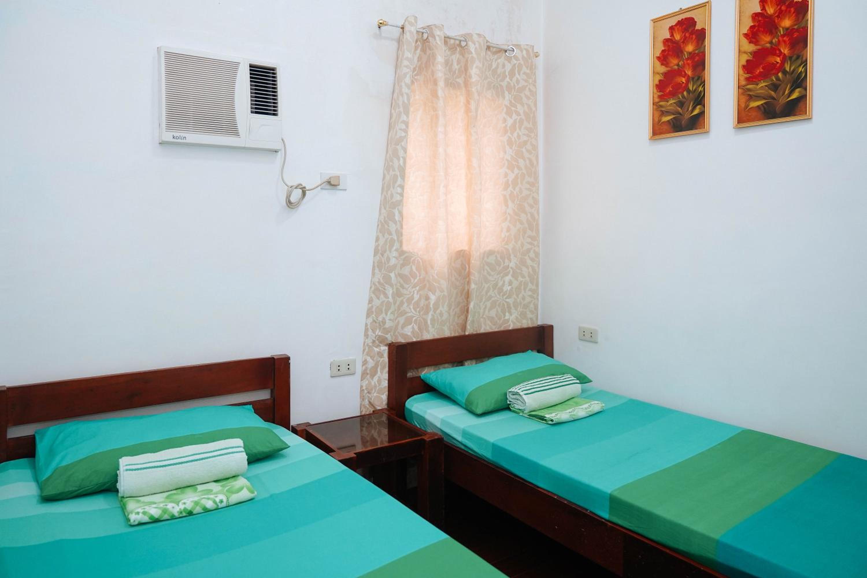 Twin Room - Photo 1