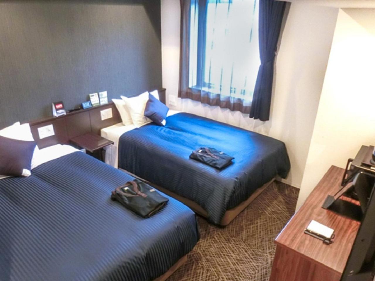 Twin Room - Smoking - Photo 3